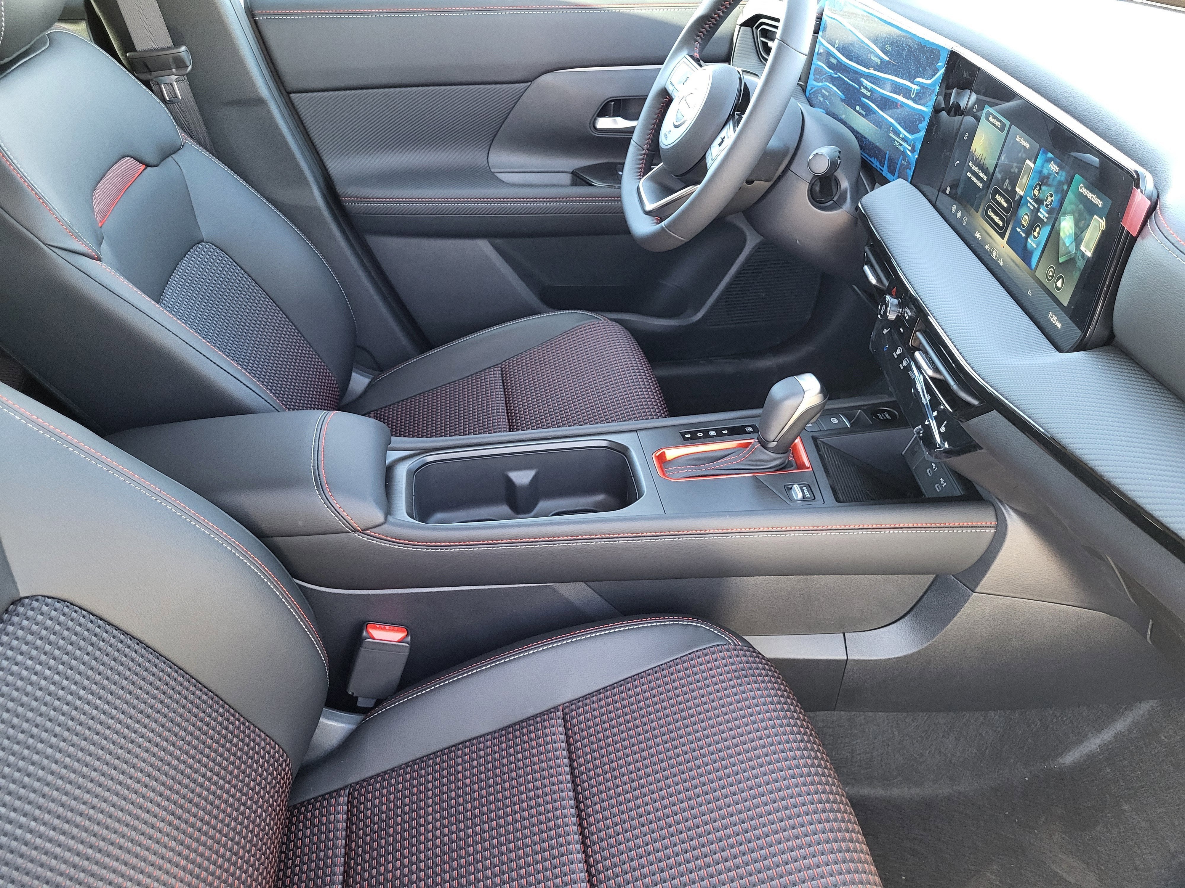 2026 Nissan Kicks SR AWD