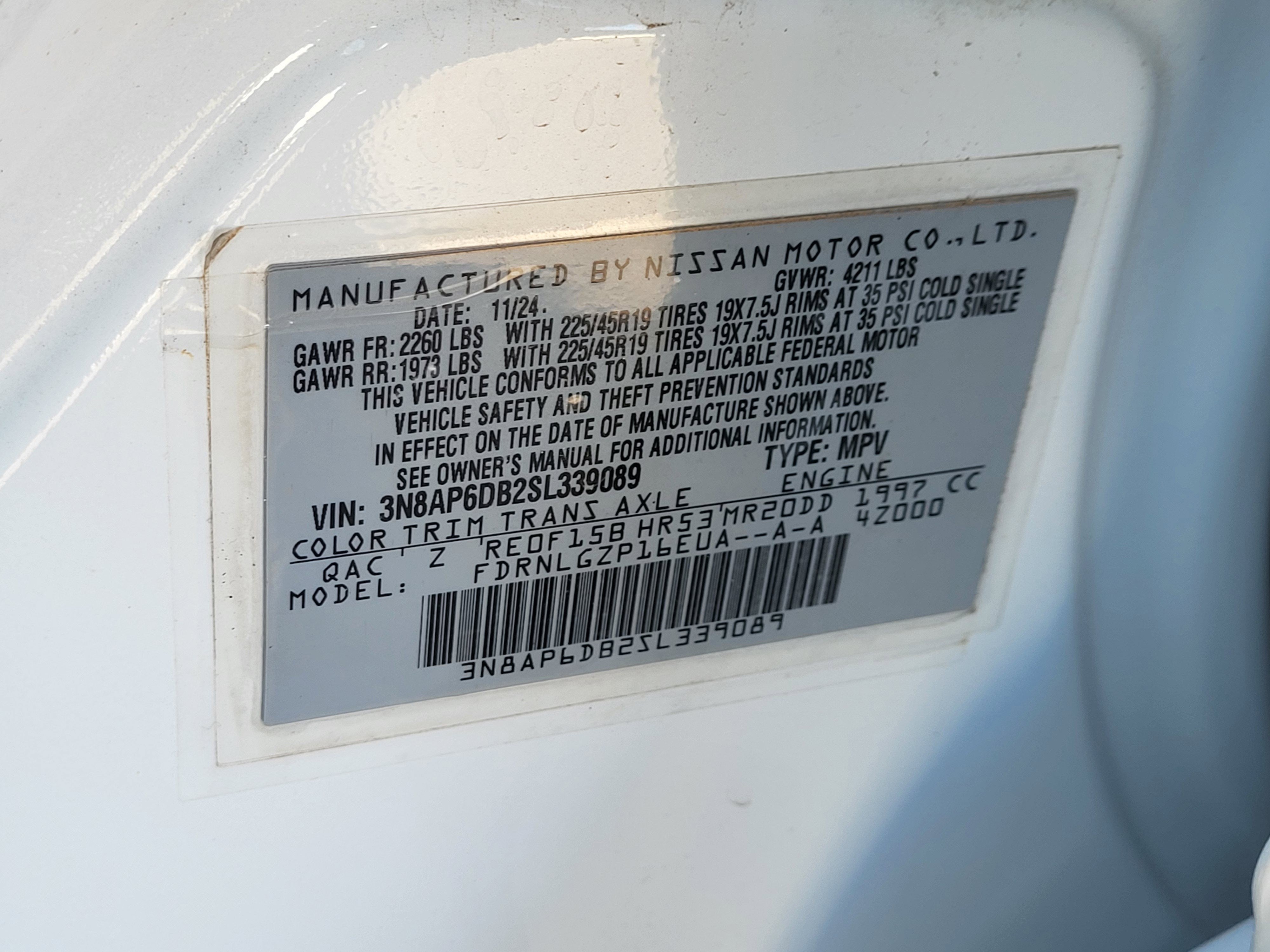 2025 Nissan Kicks SR