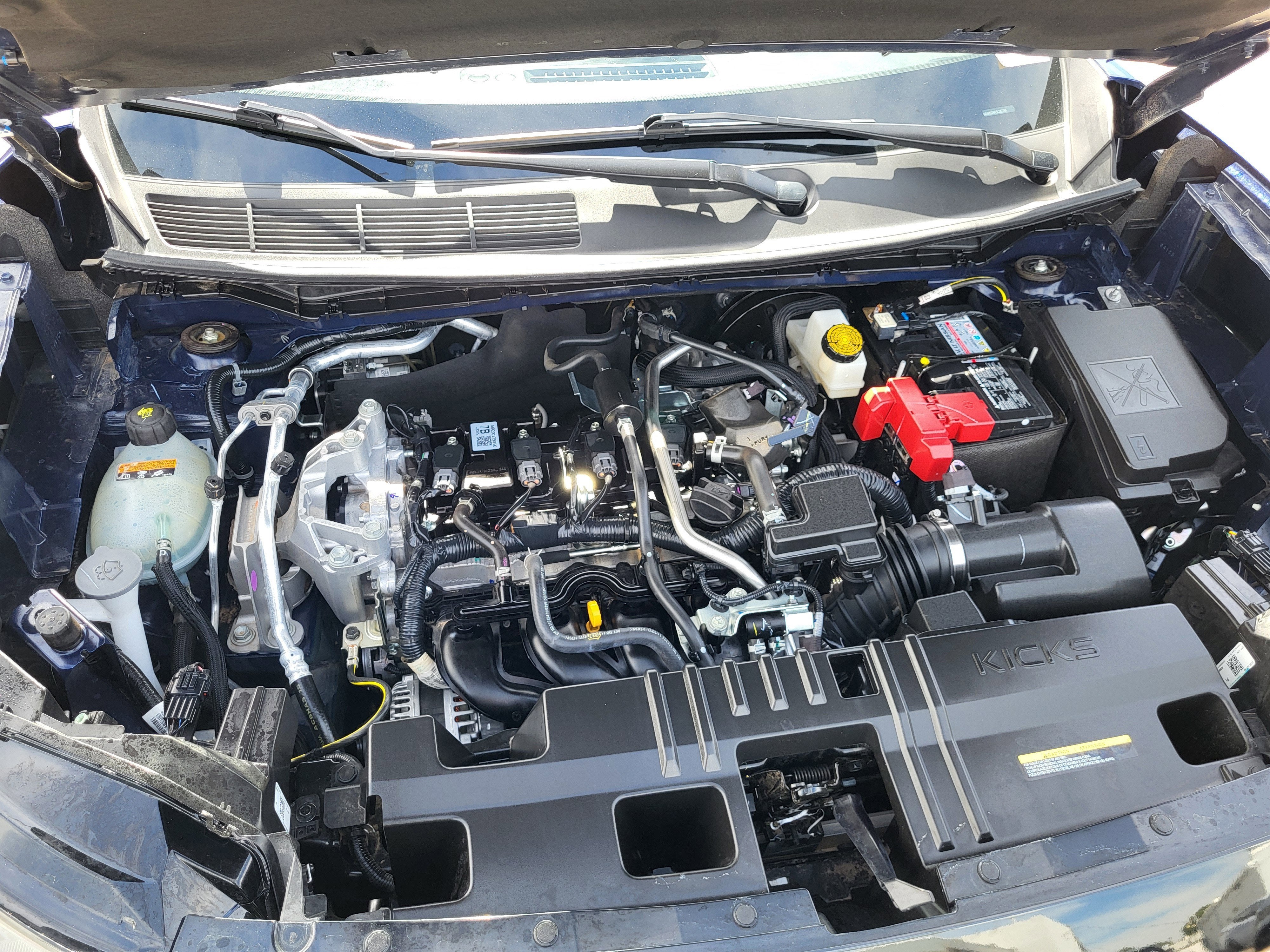 2025 Nissan Kicks SR