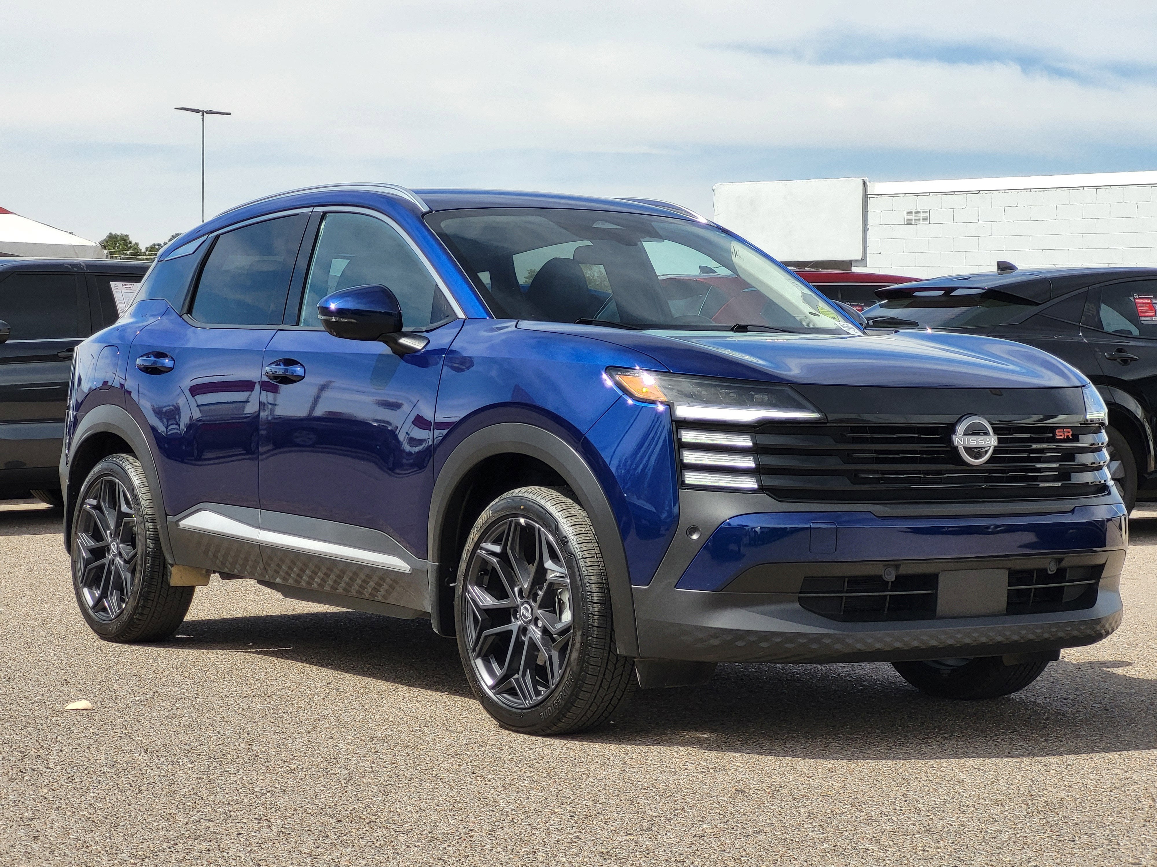 2025 Nissan Kicks SR