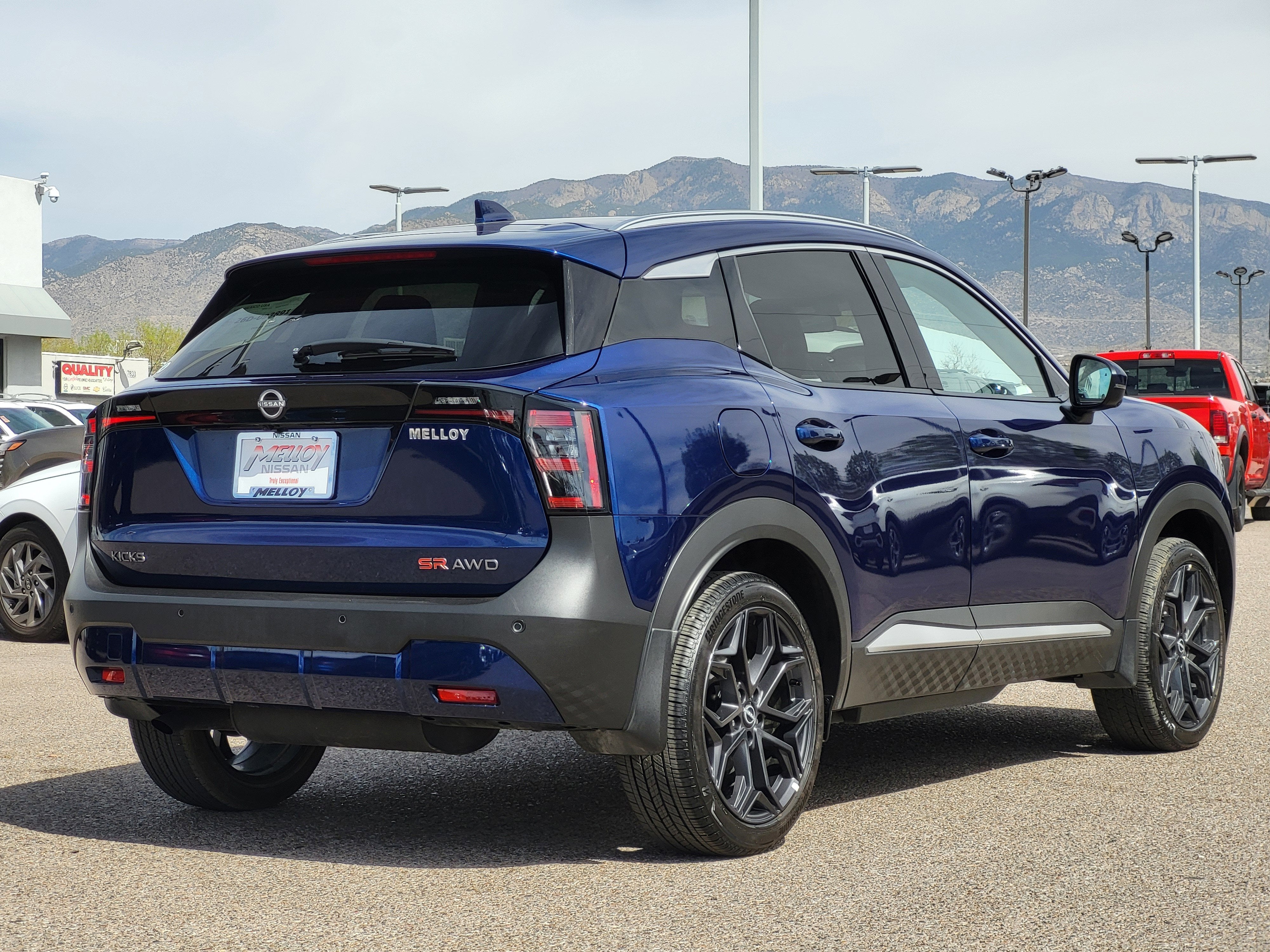 2025 Nissan Kicks SR