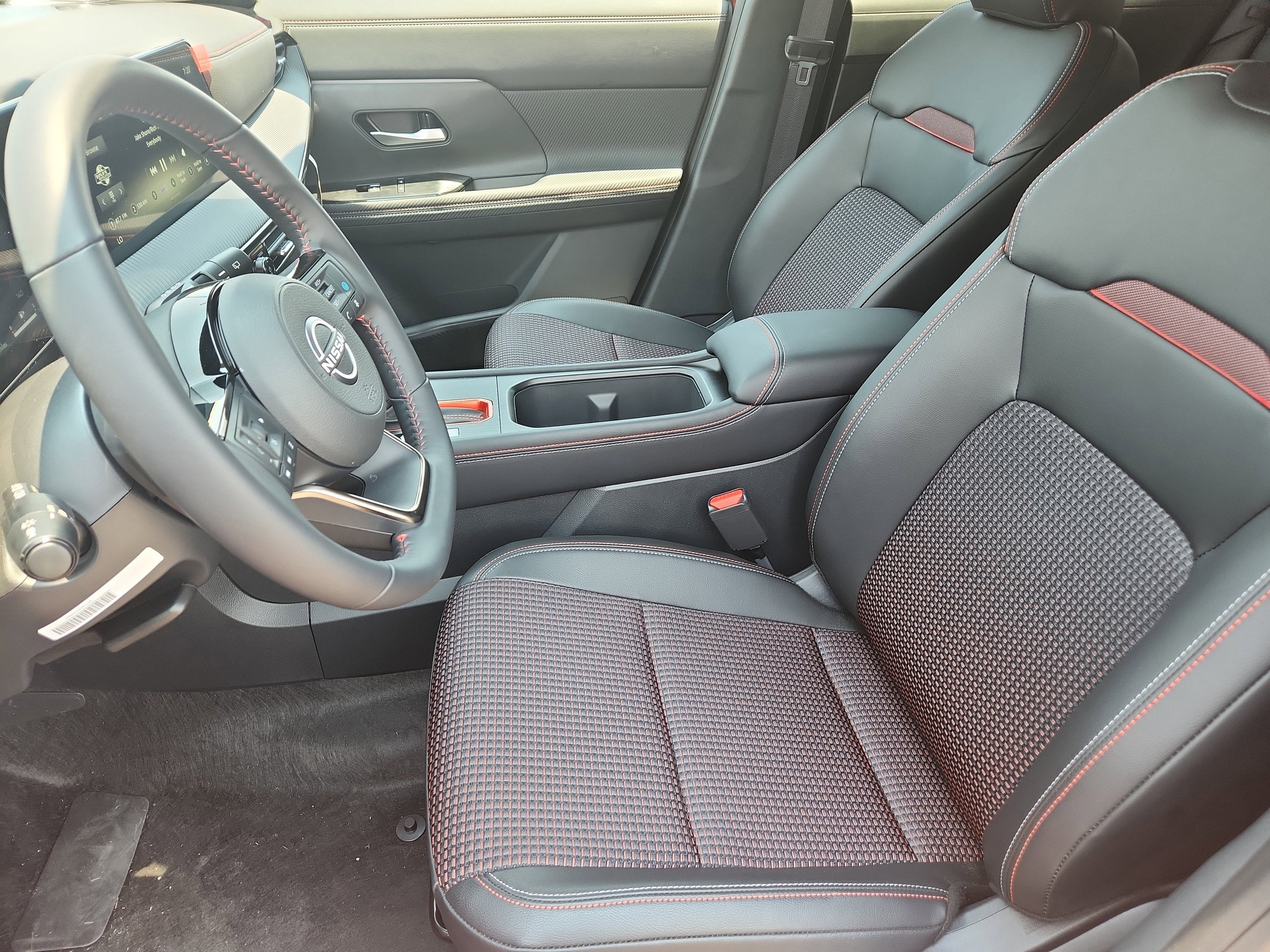 2025 Nissan Kicks SR AWD