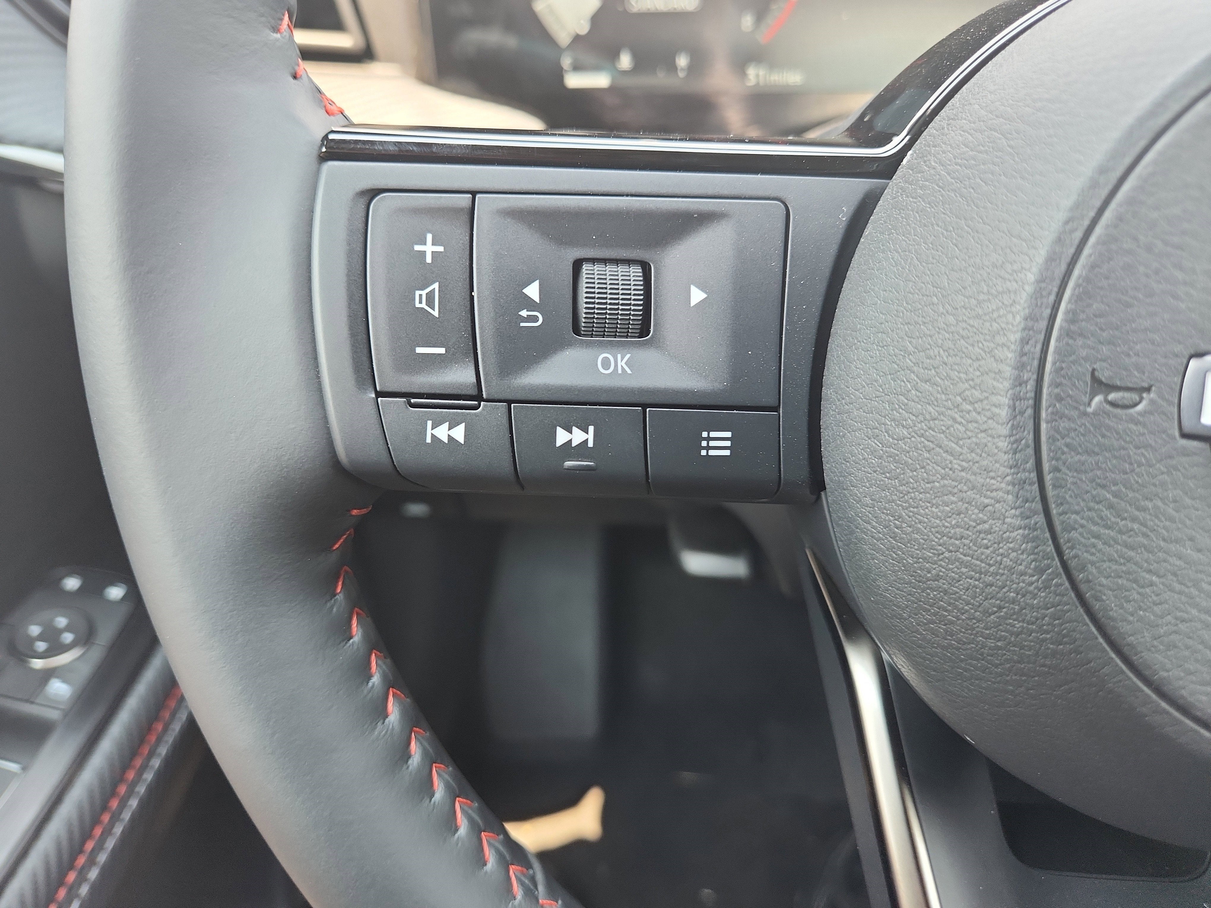 2025 Nissan Kicks SR AWD