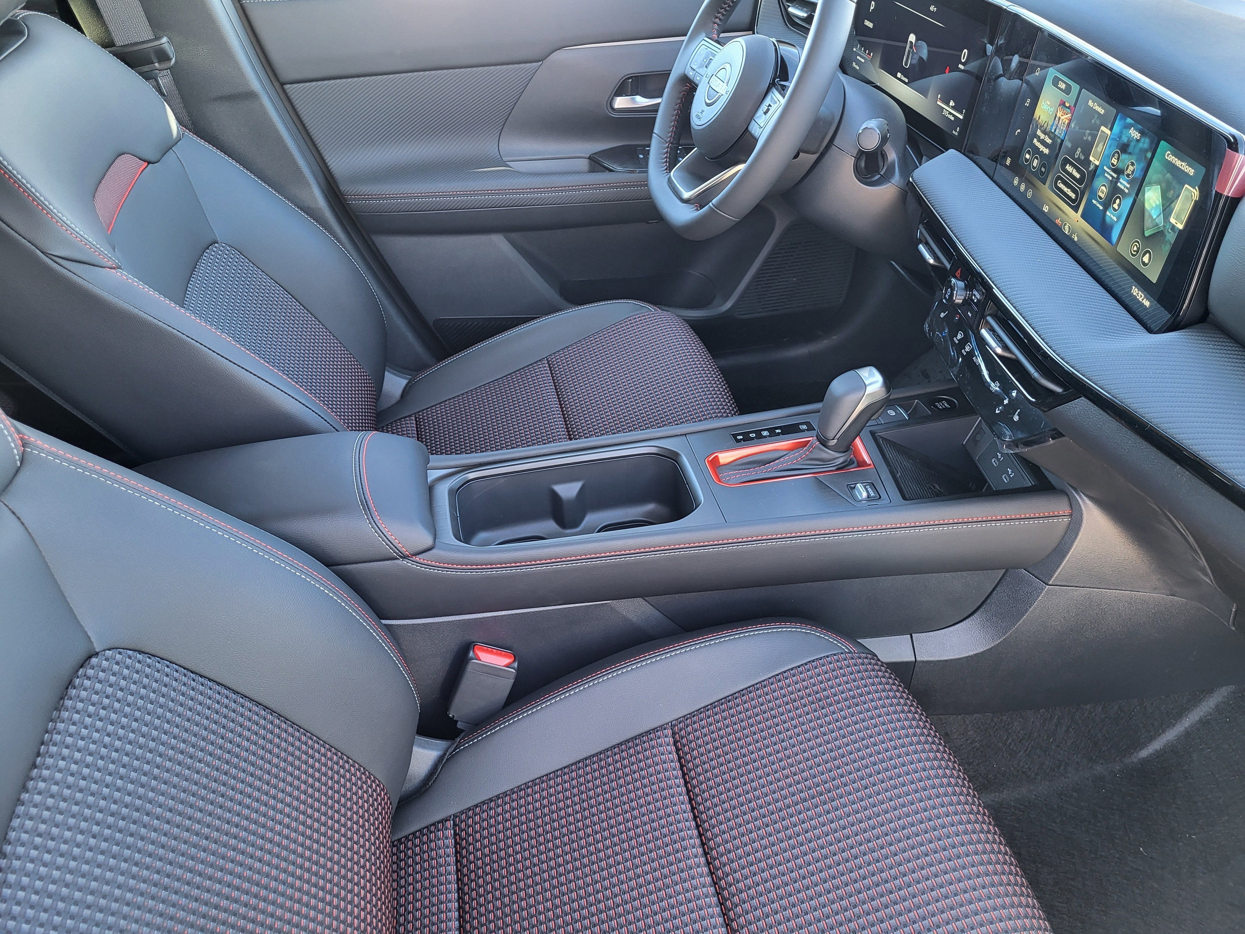 2026 Nissan Kicks SR AWD