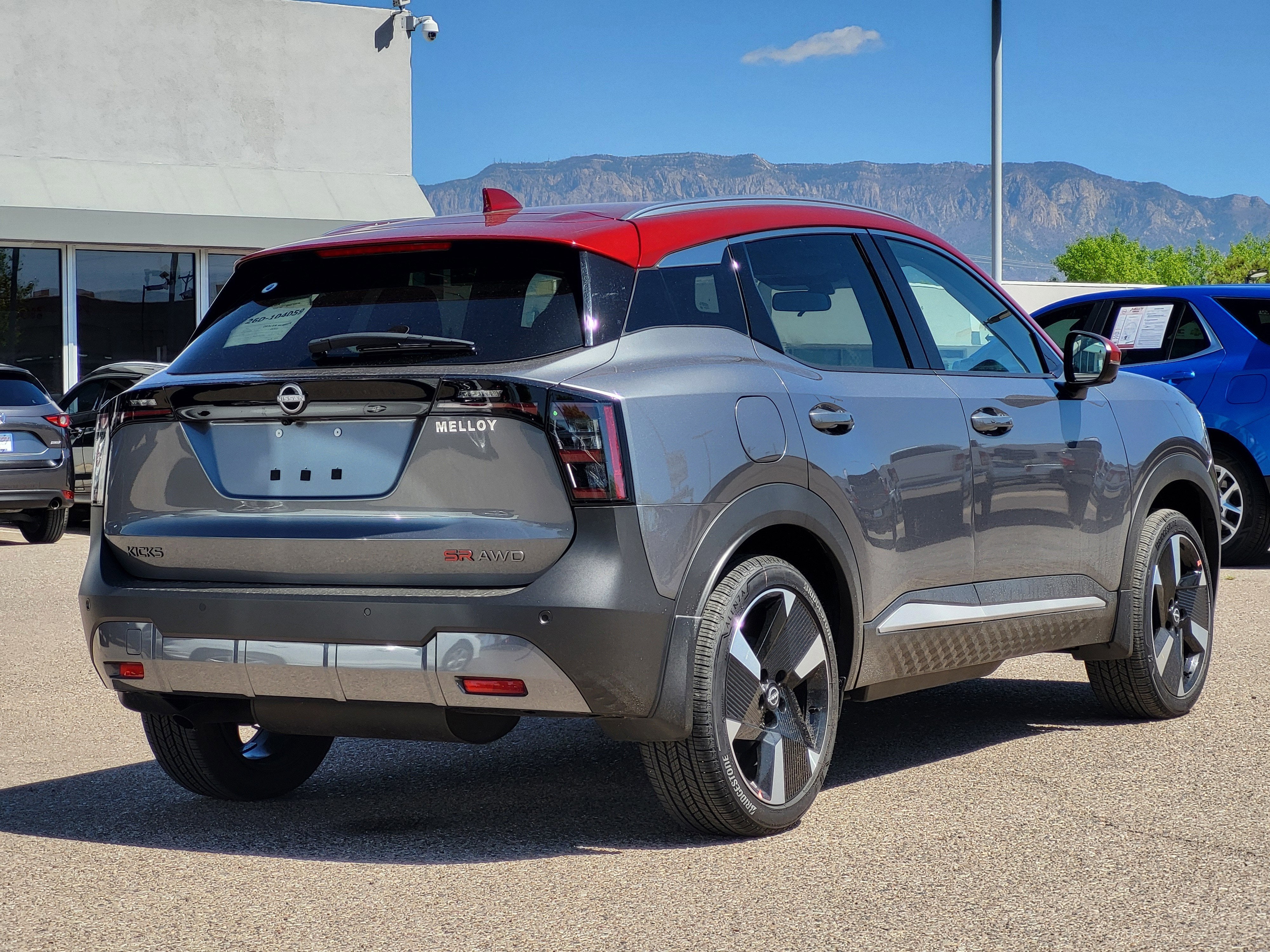 2025 Nissan Kicks SR