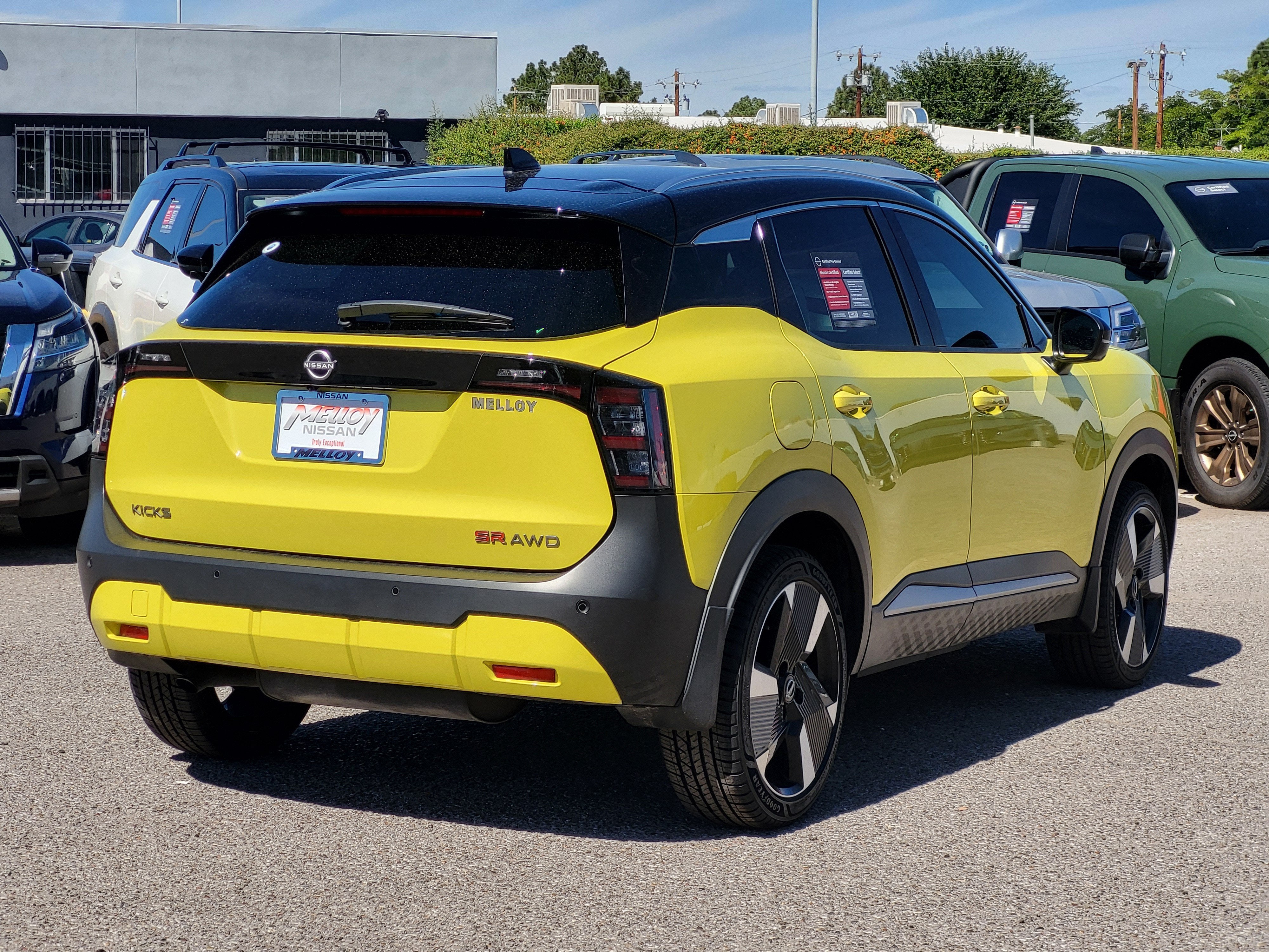 2025 Nissan Kicks SR