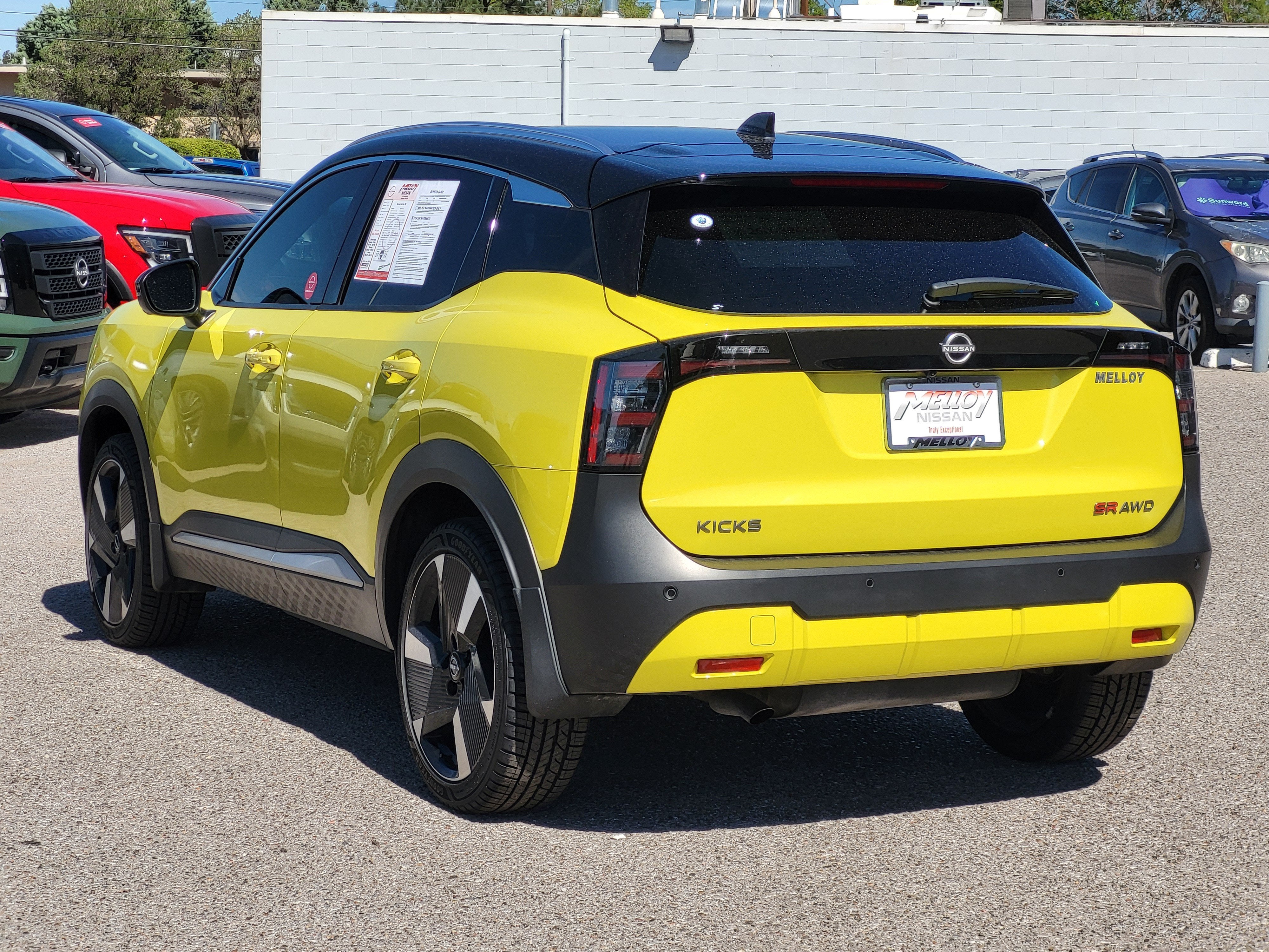 2025 Nissan Kicks SR