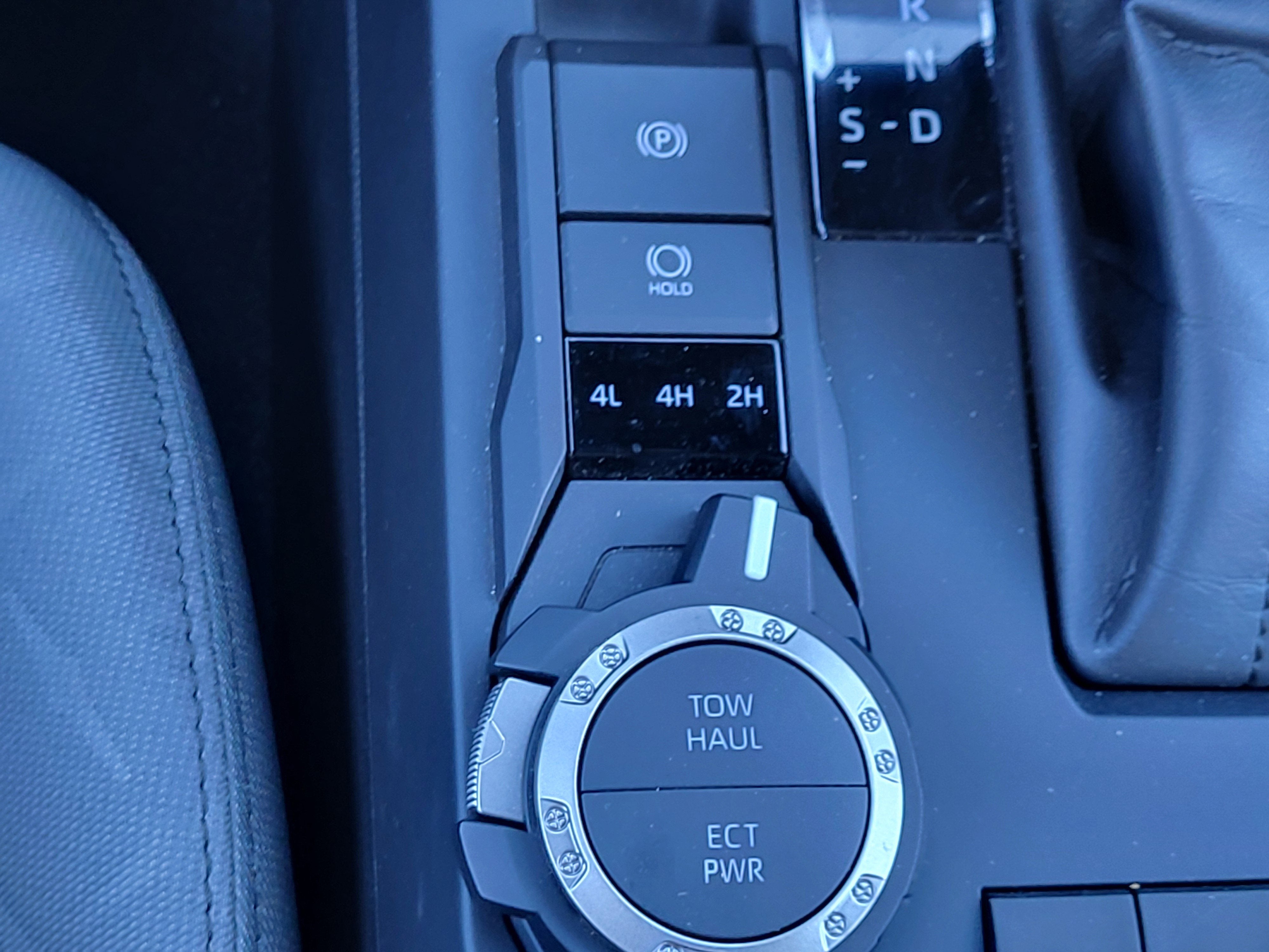 2025 Toyota Tacoma 4WD SR5