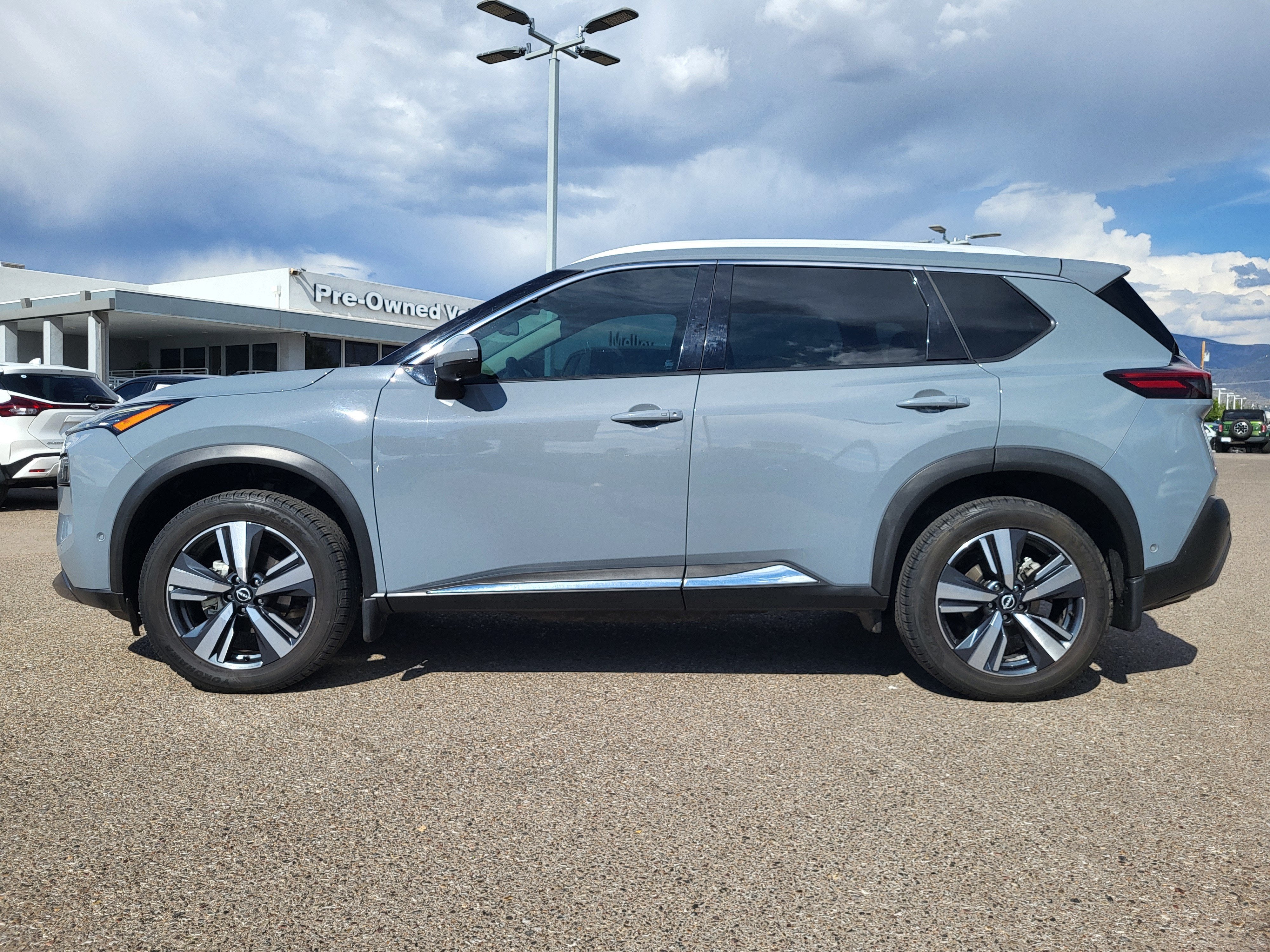 2022 Nissan Rogue SL