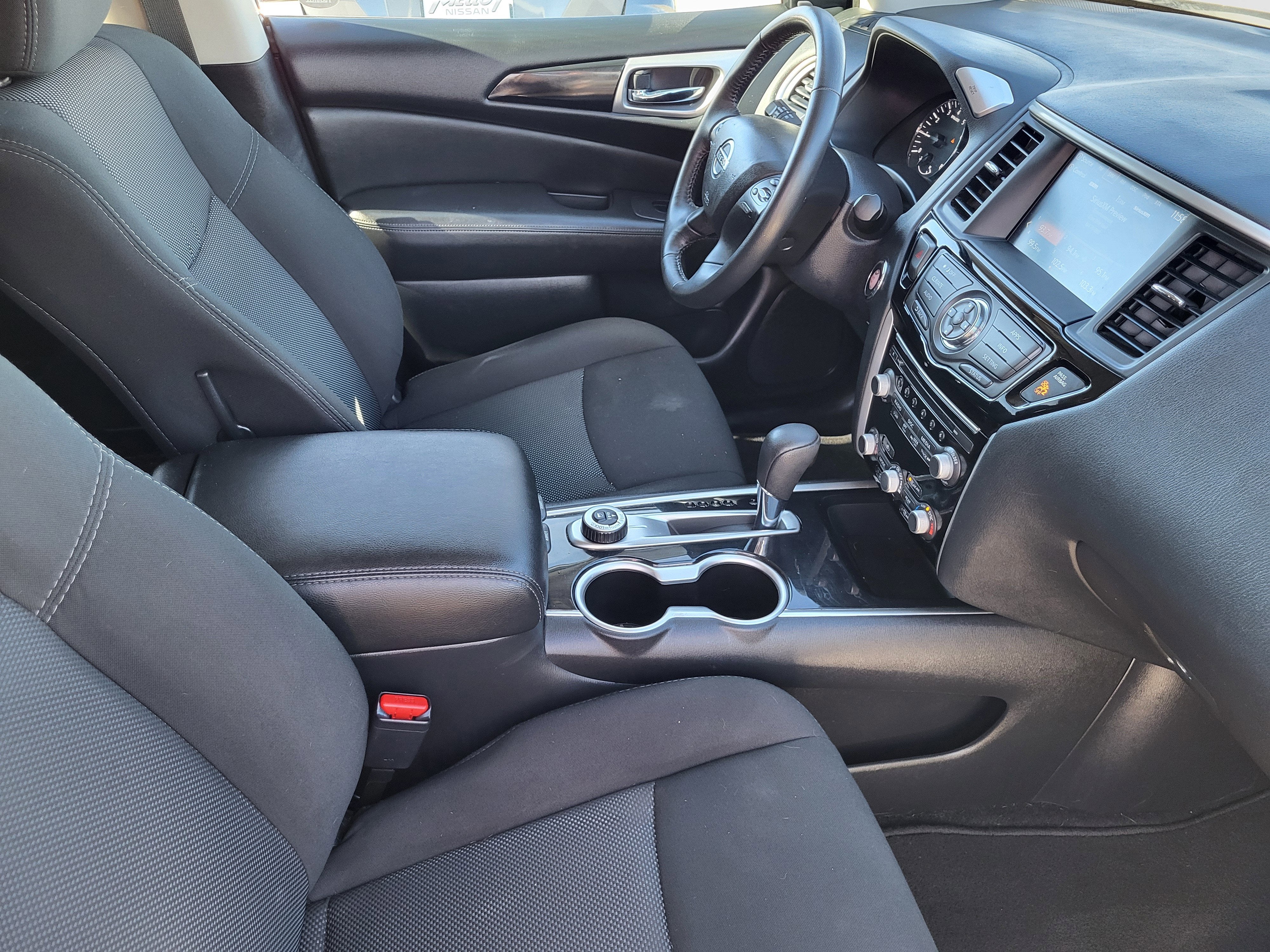 2020 Nissan Pathfinder SV