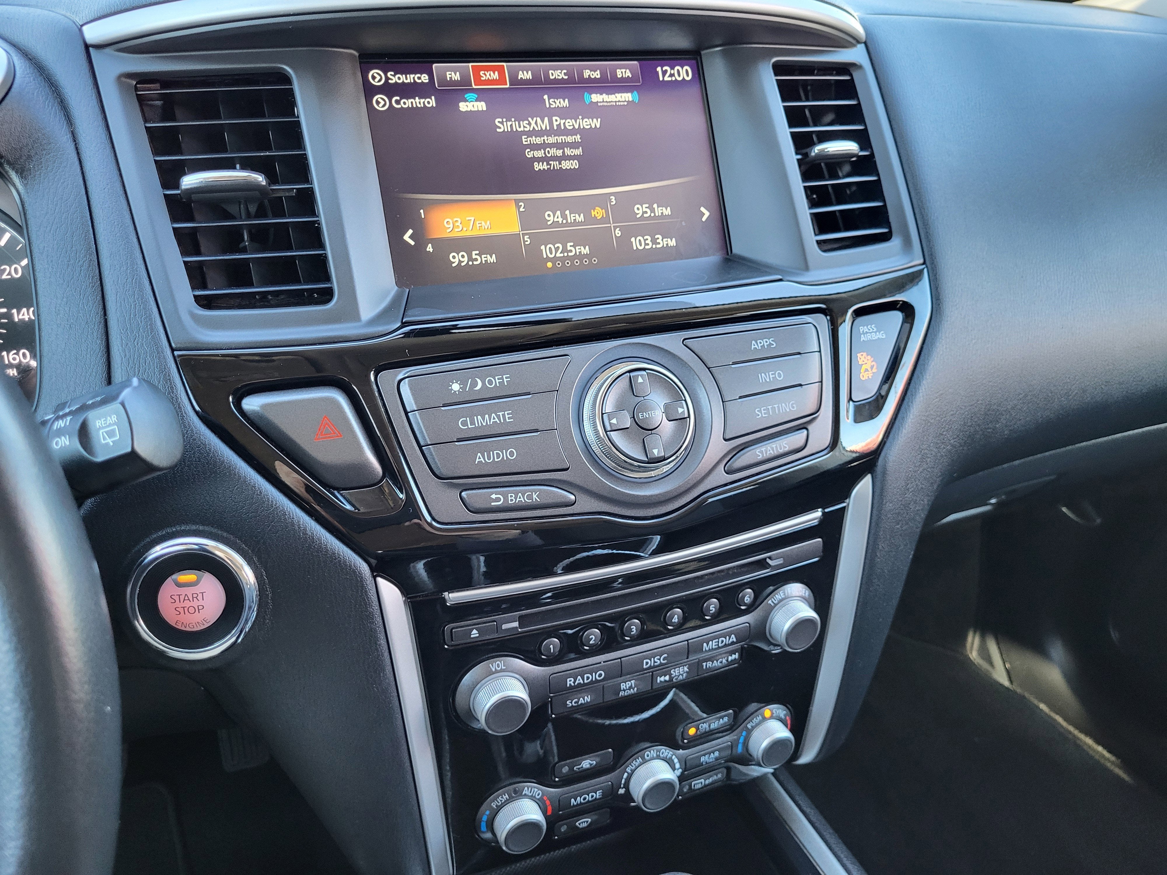 2020 Nissan Pathfinder SV