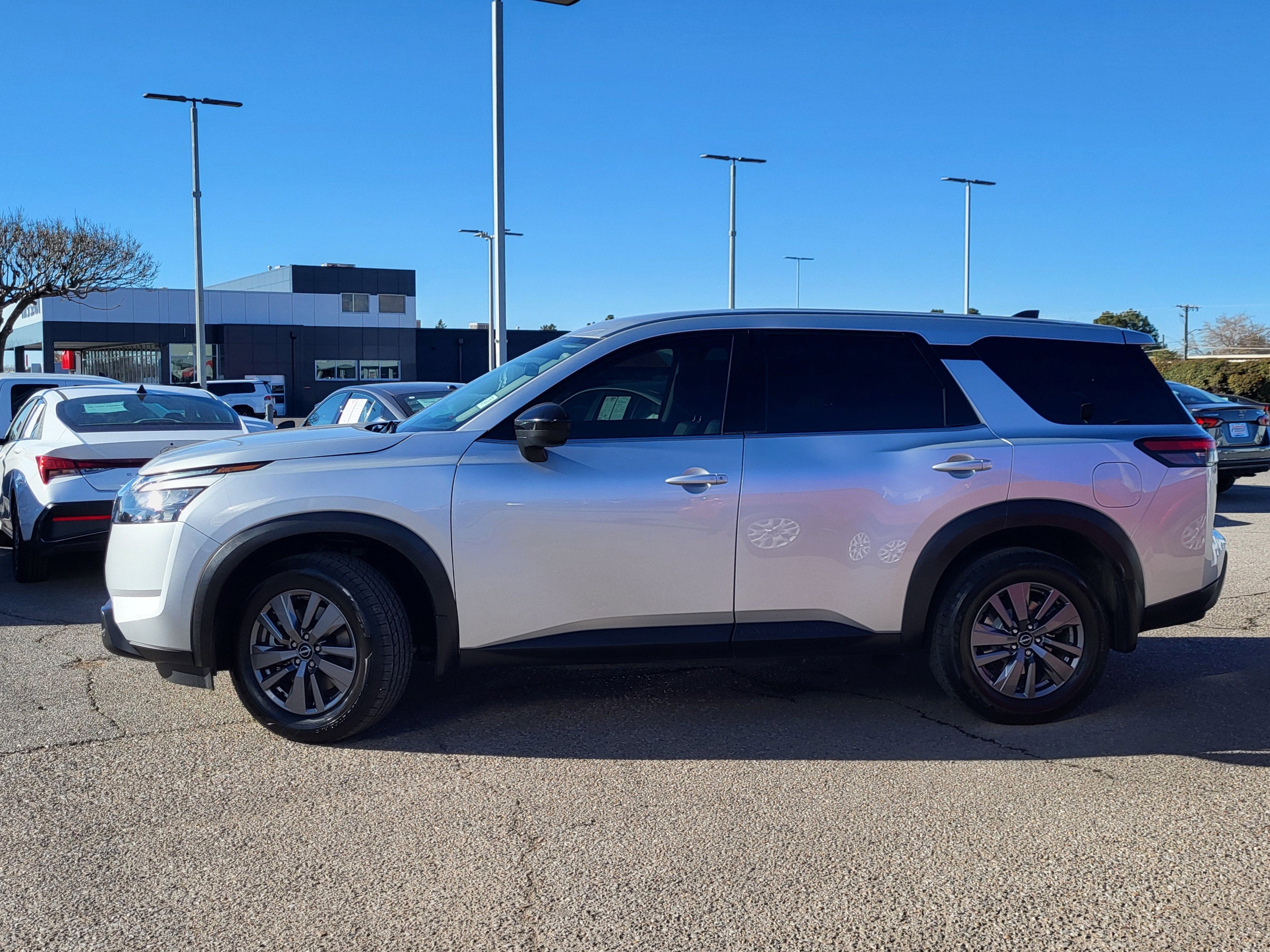 2024 Nissan Pathfinder S