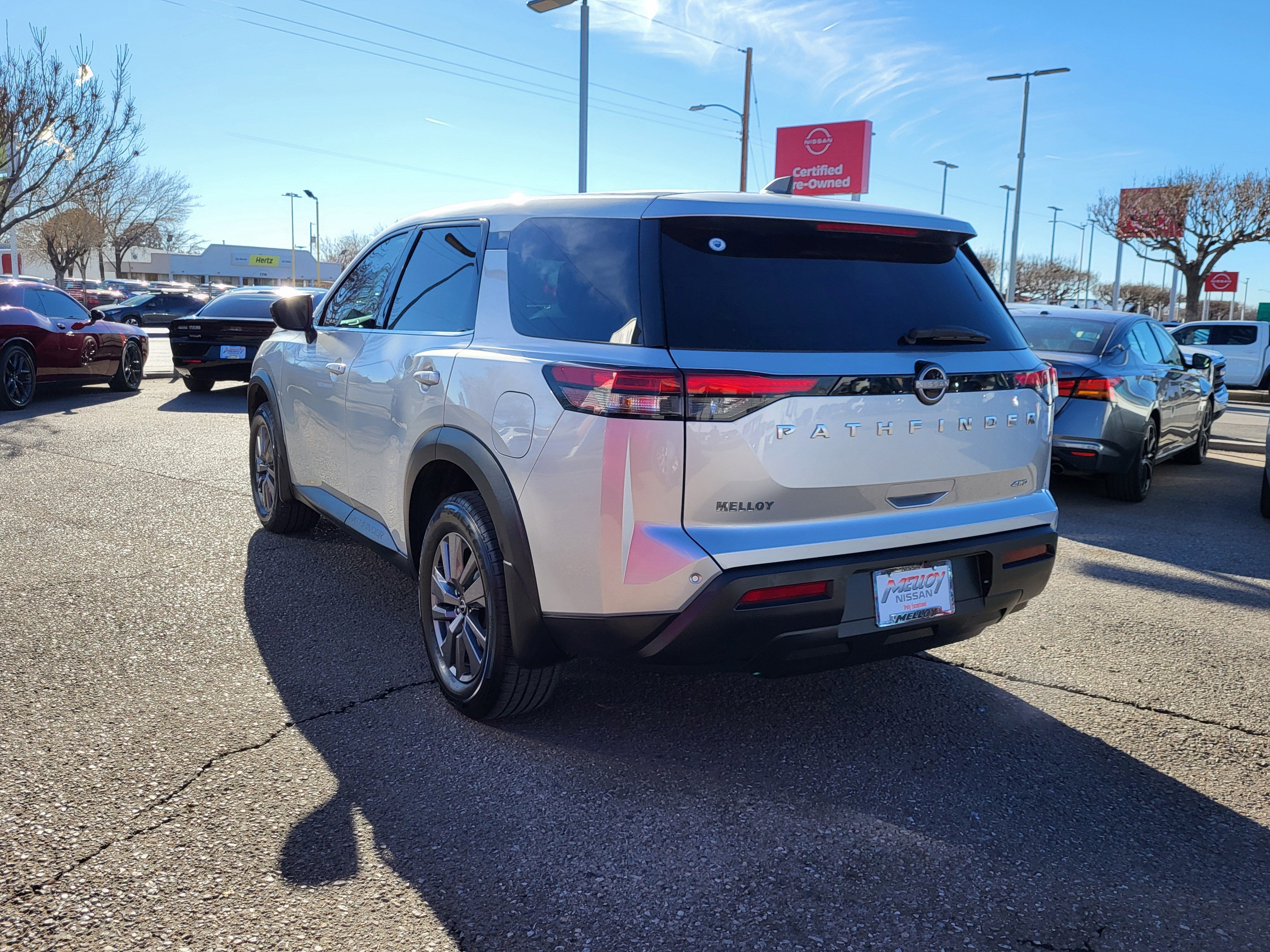 2024 Nissan Pathfinder S