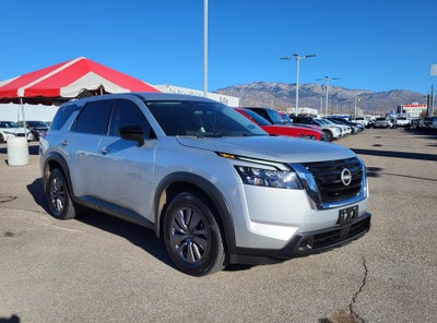 2024 Nissan Pathfinder S