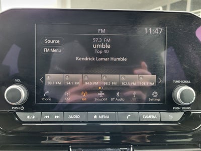 2025 Nissan Pathfinder SV