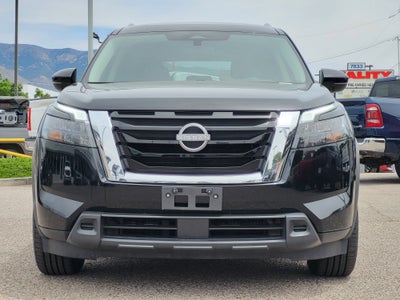 2025 Nissan Pathfinder SV