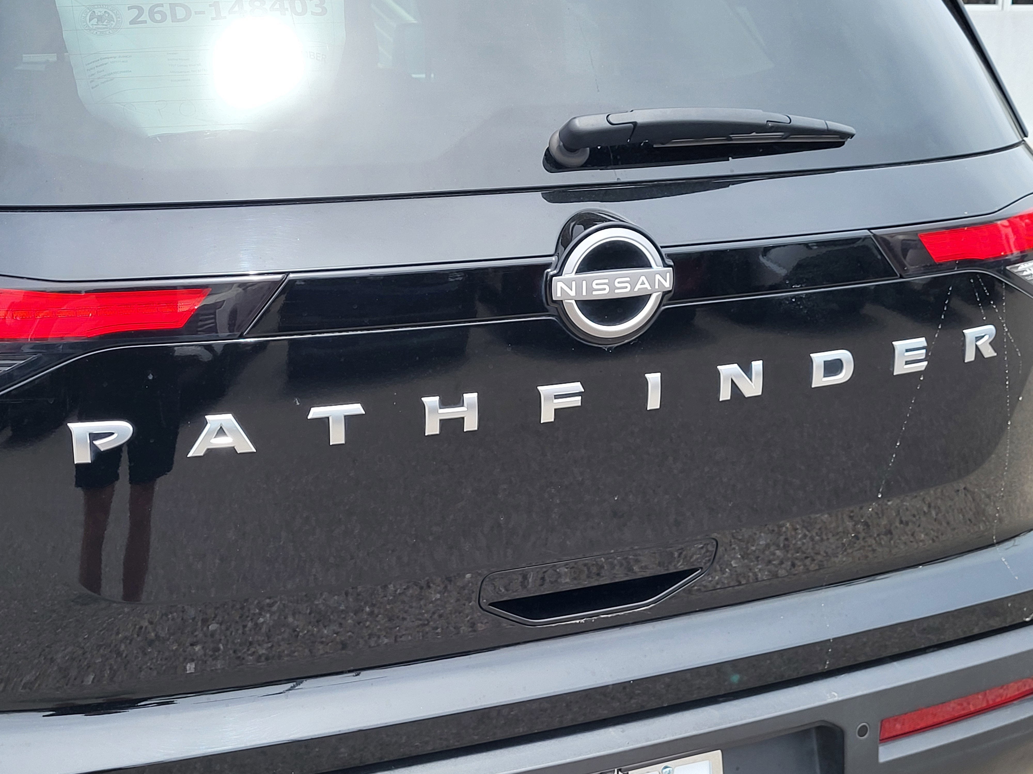 2025 Nissan Pathfinder SV
