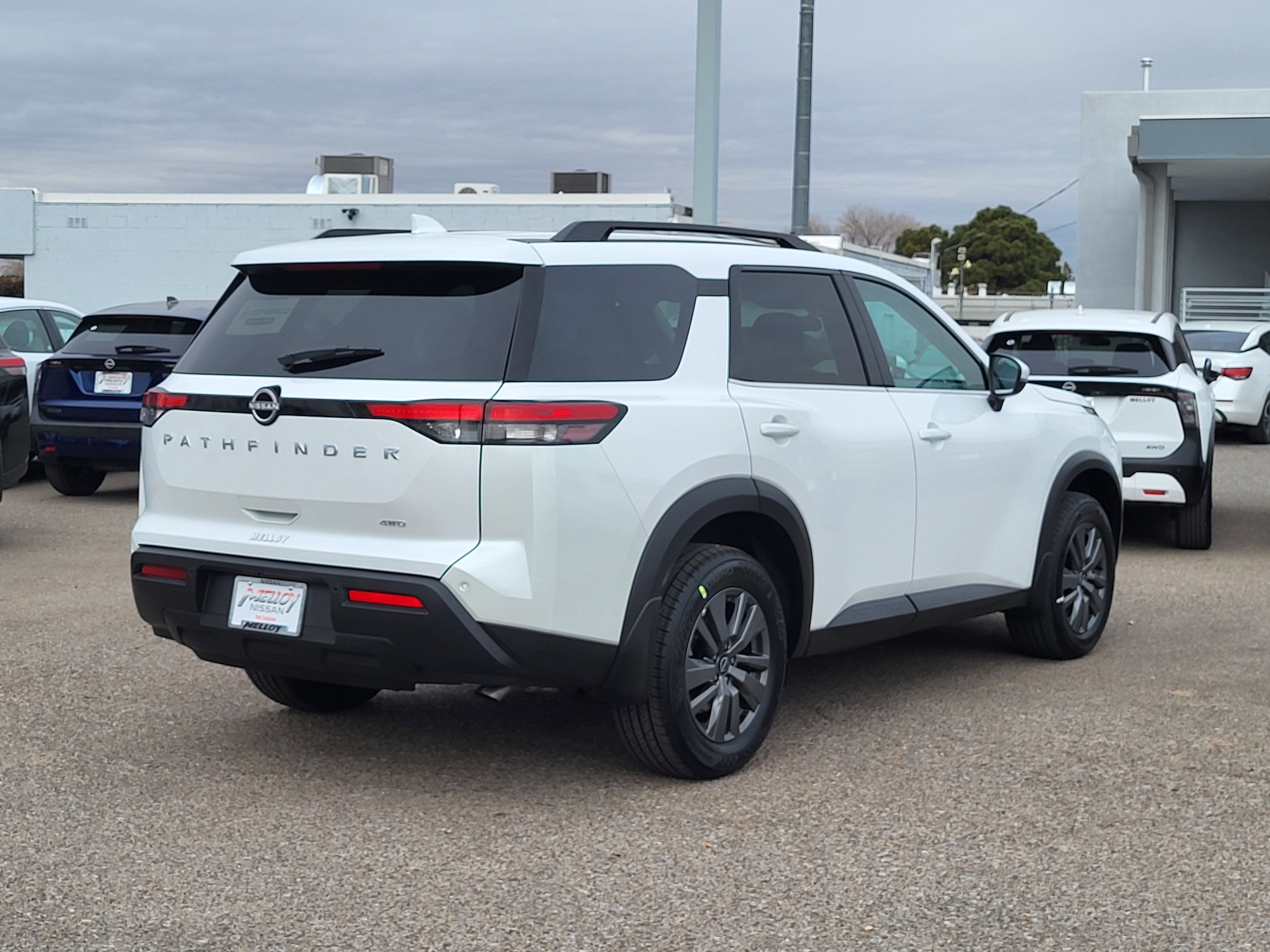 2025 Nissan Pathfinder SV 4WD