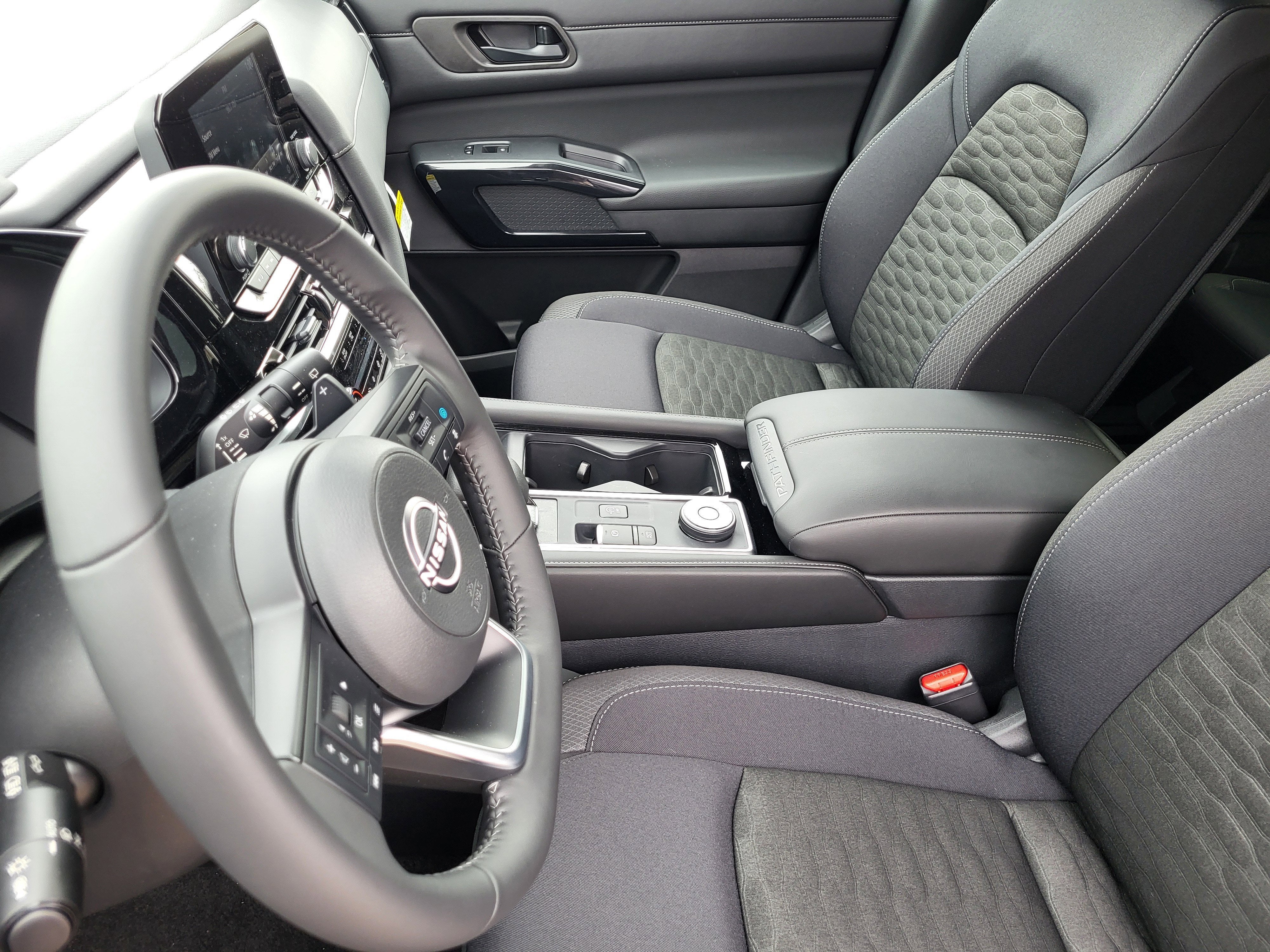 2025 Nissan Pathfinder SV 4WD