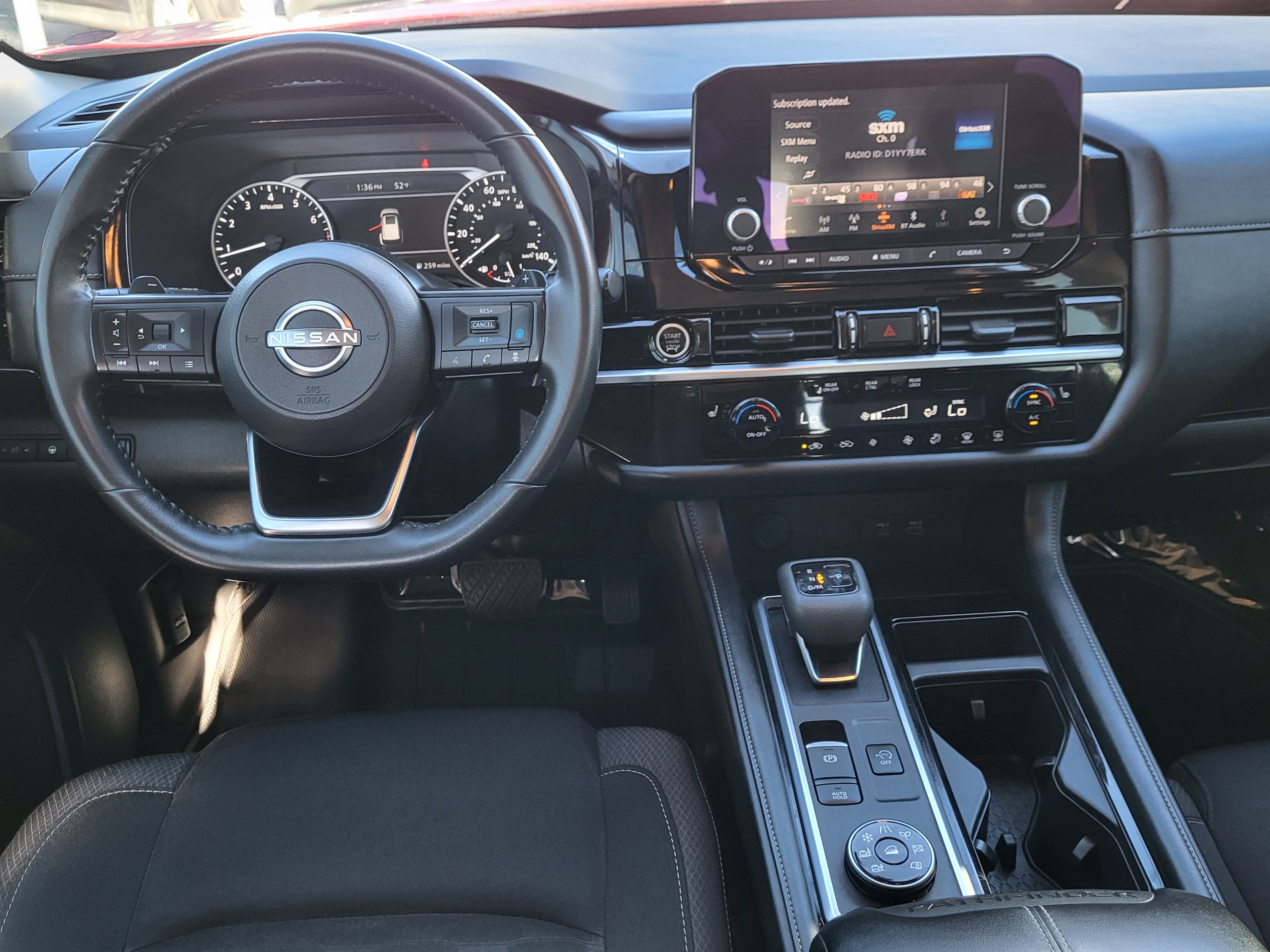 2024 Nissan Pathfinder SV