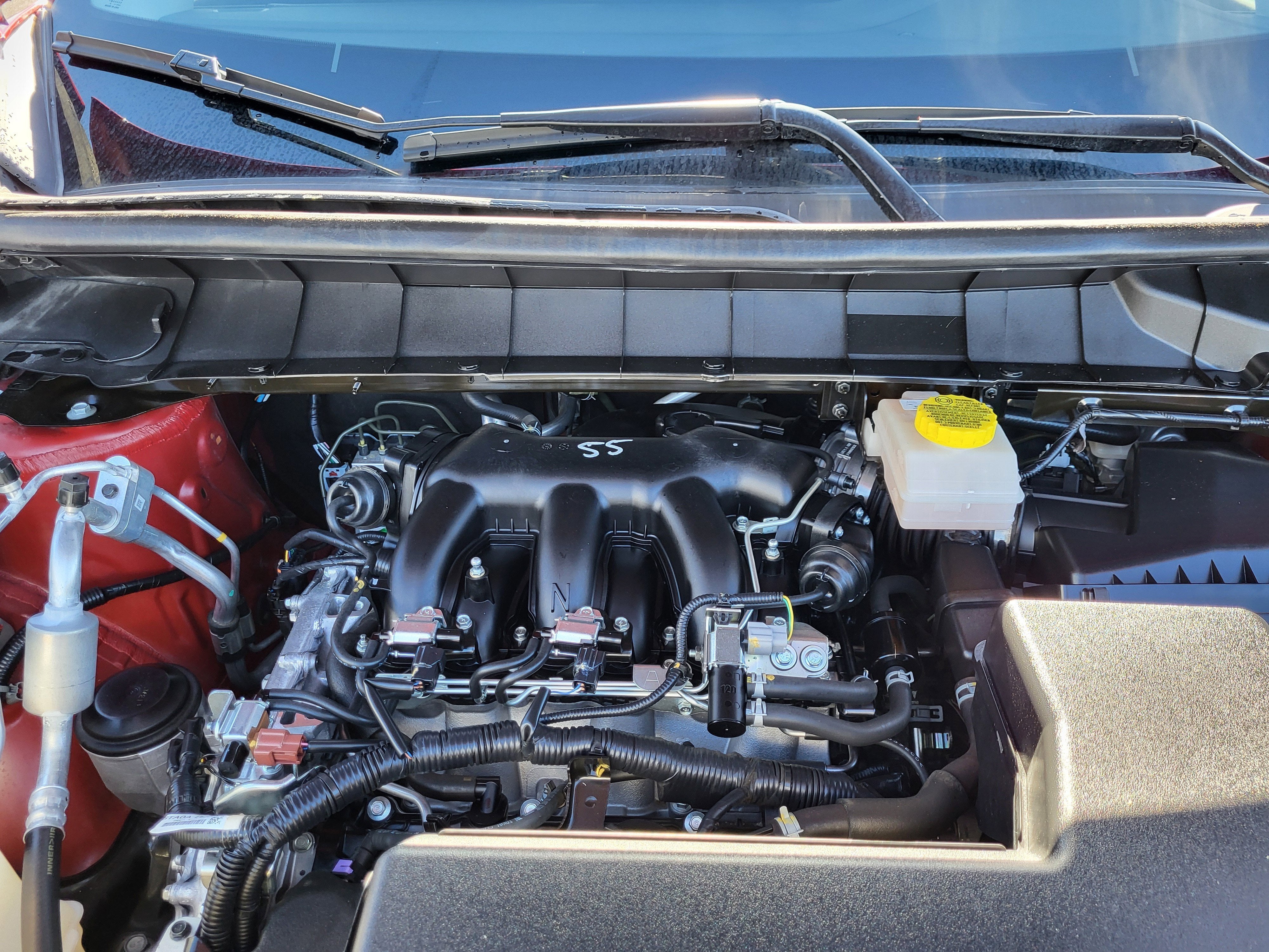 2024 Nissan Pathfinder SV