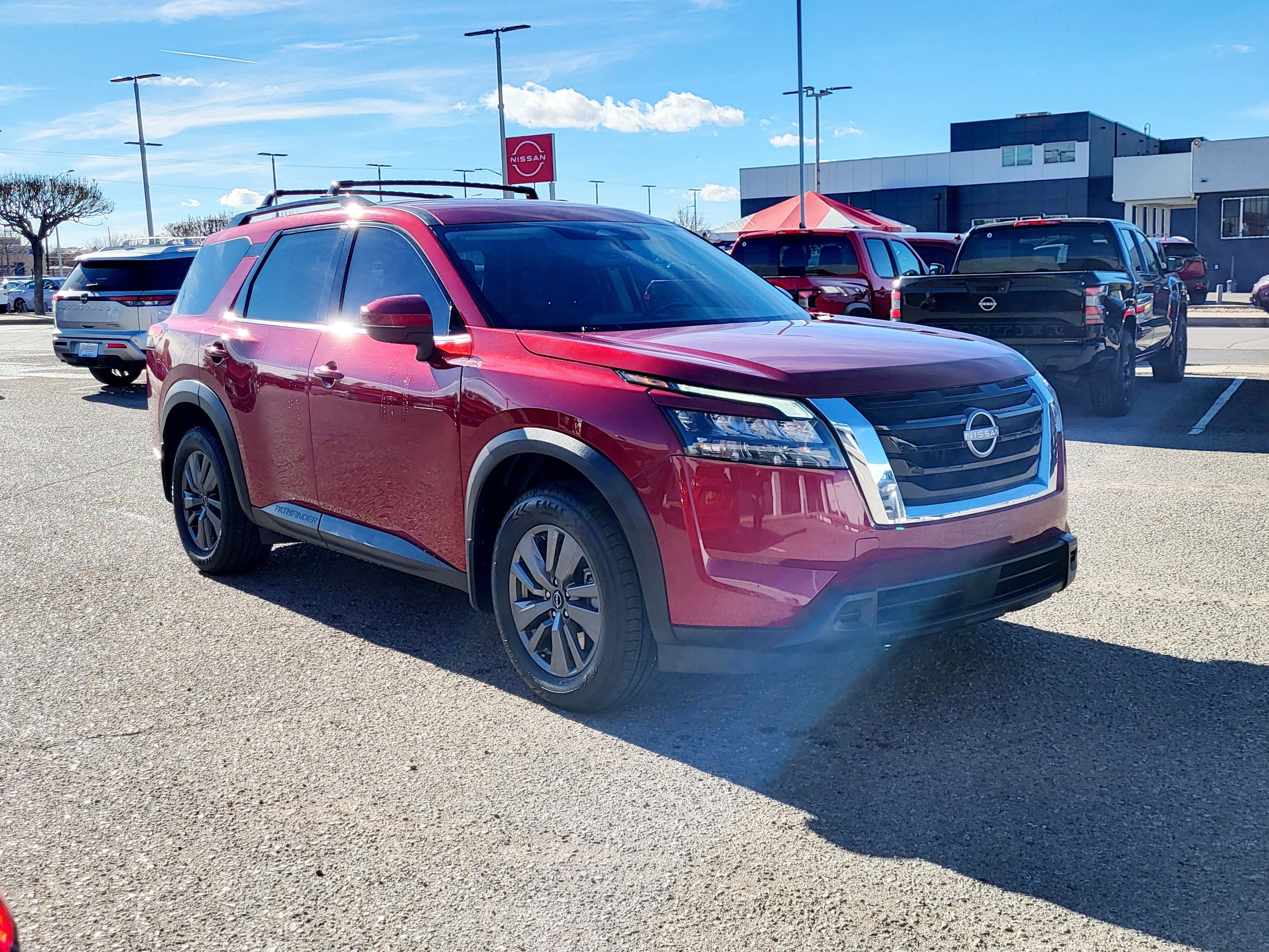 2024 Nissan Pathfinder SV
