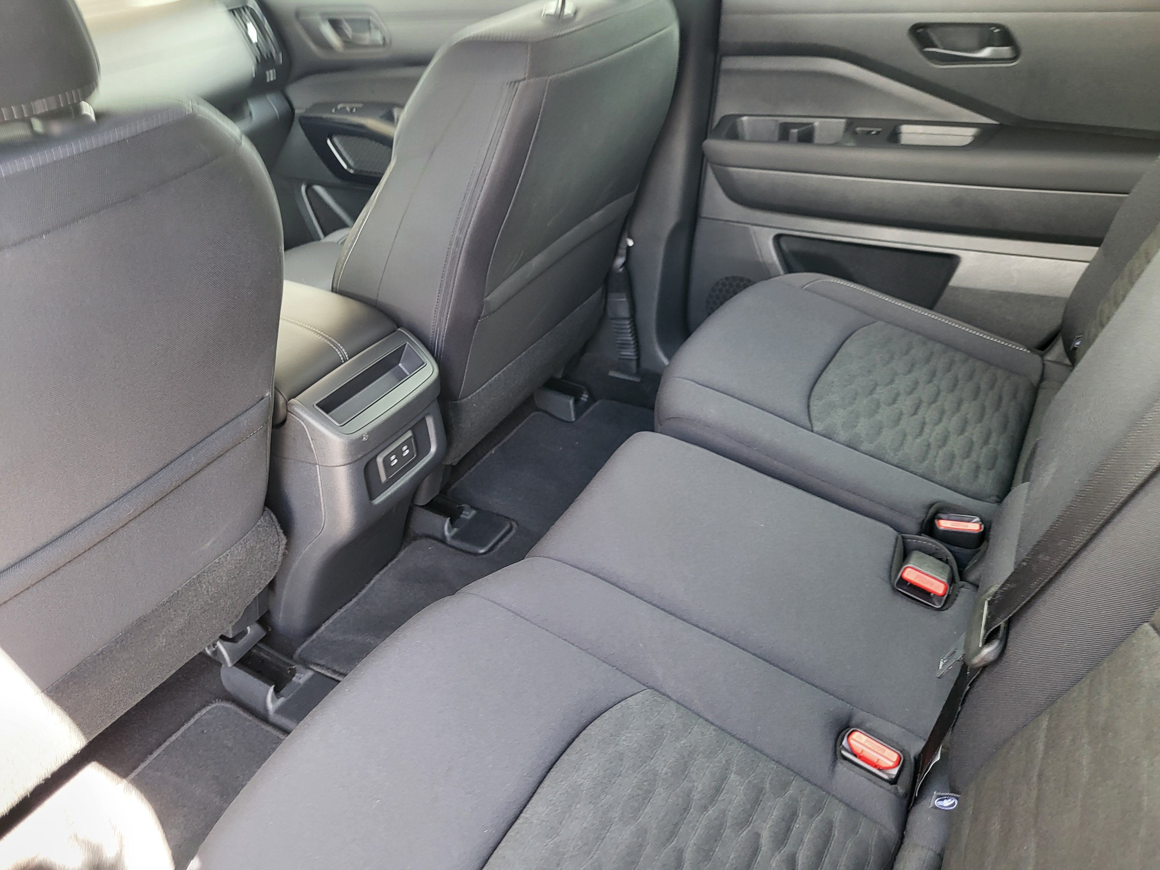 2026 Nissan Pathfinder SV 4WD