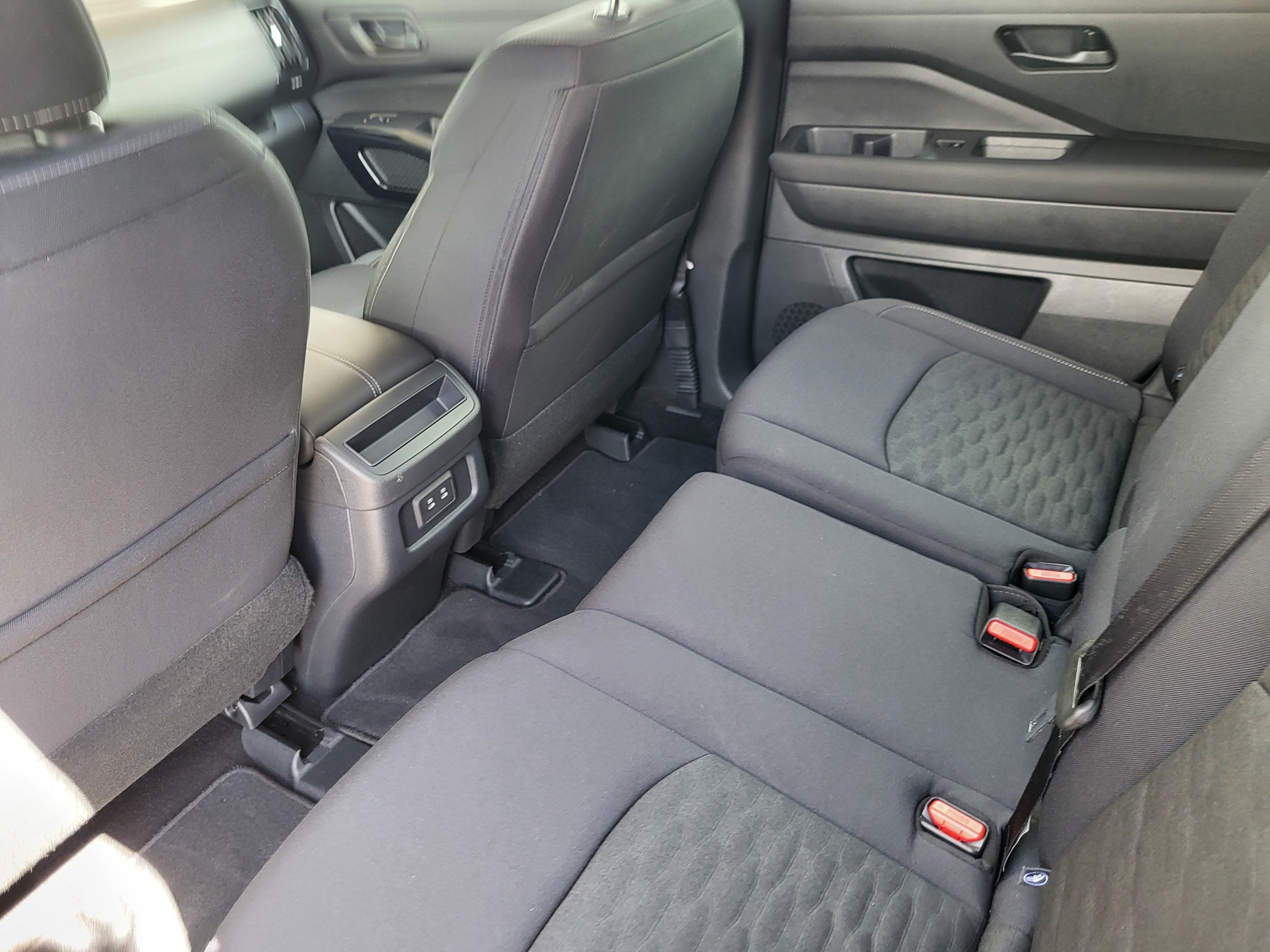 2026 Nissan Pathfinder SV 4WD