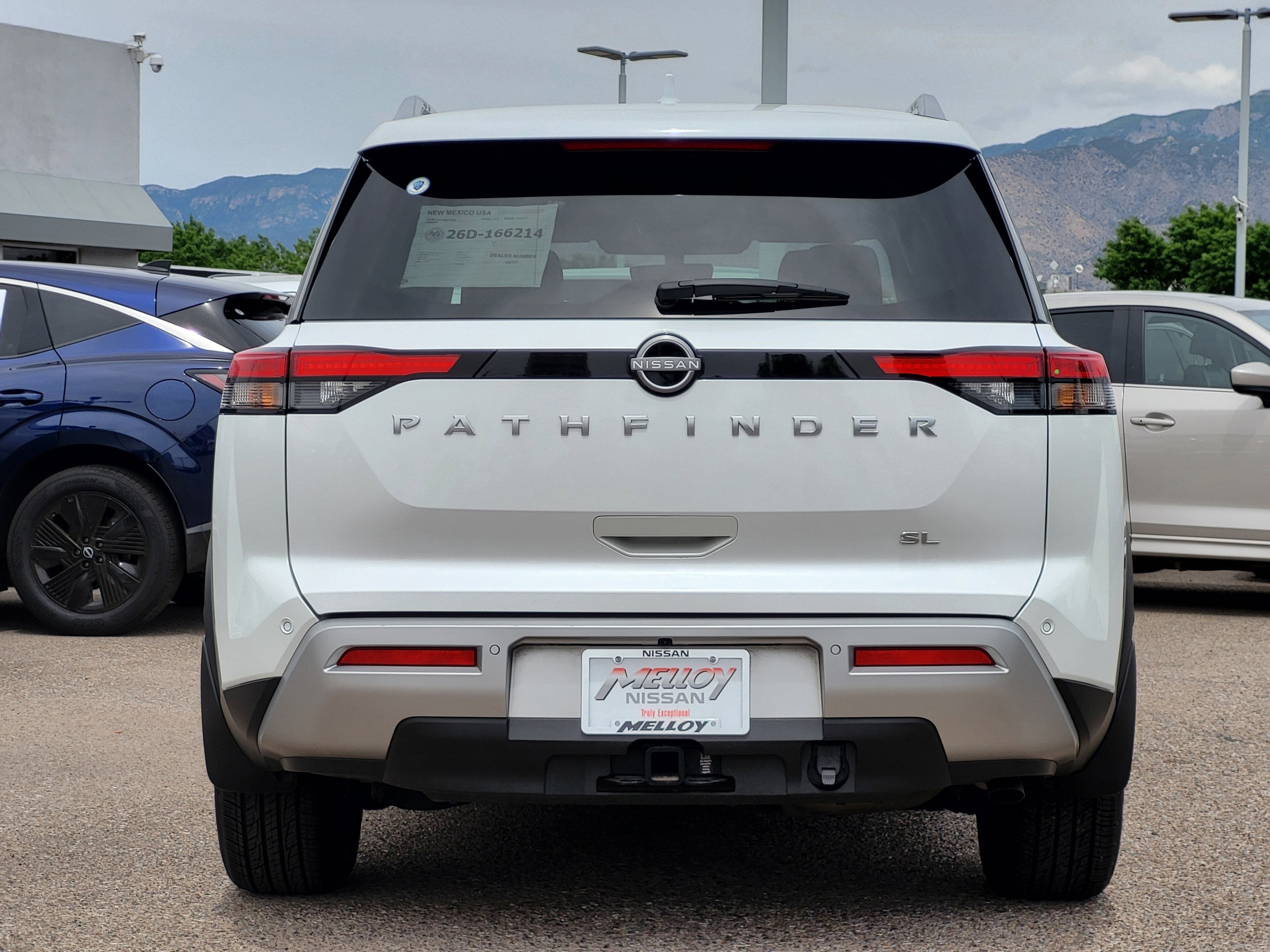 2025 Nissan Pathfinder SL