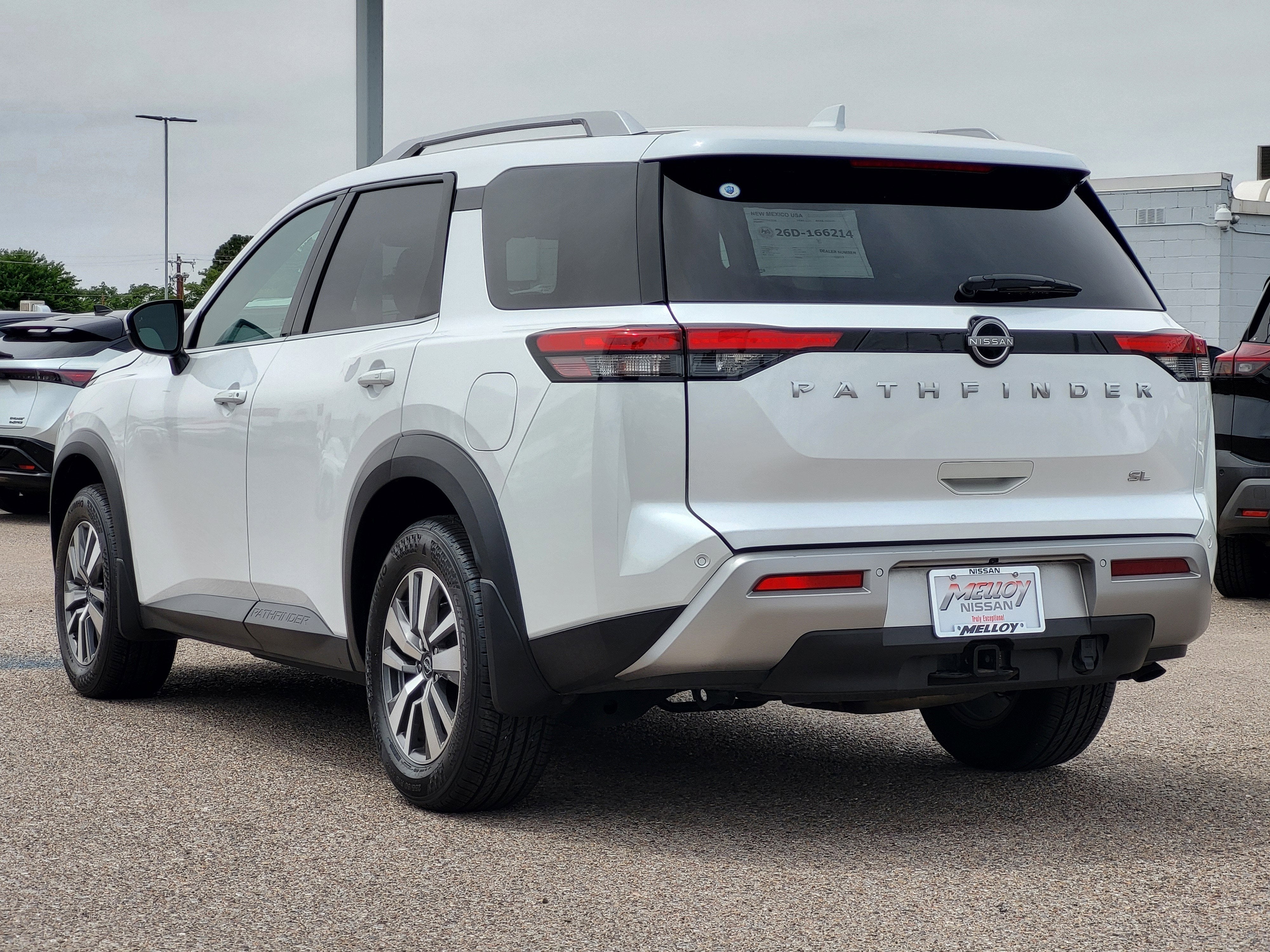 2025 Nissan Pathfinder SL