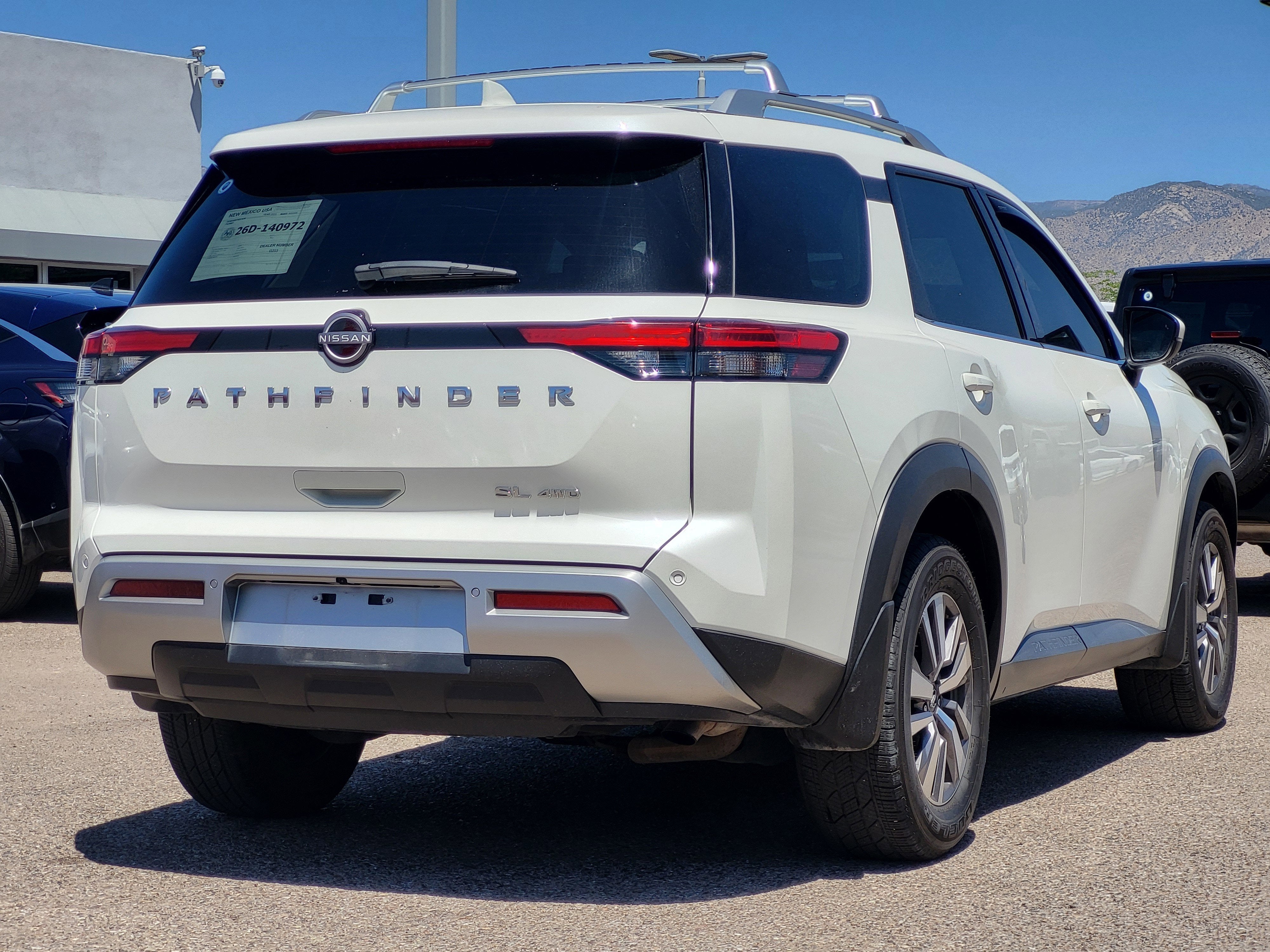 2023 Nissan Pathfinder SL