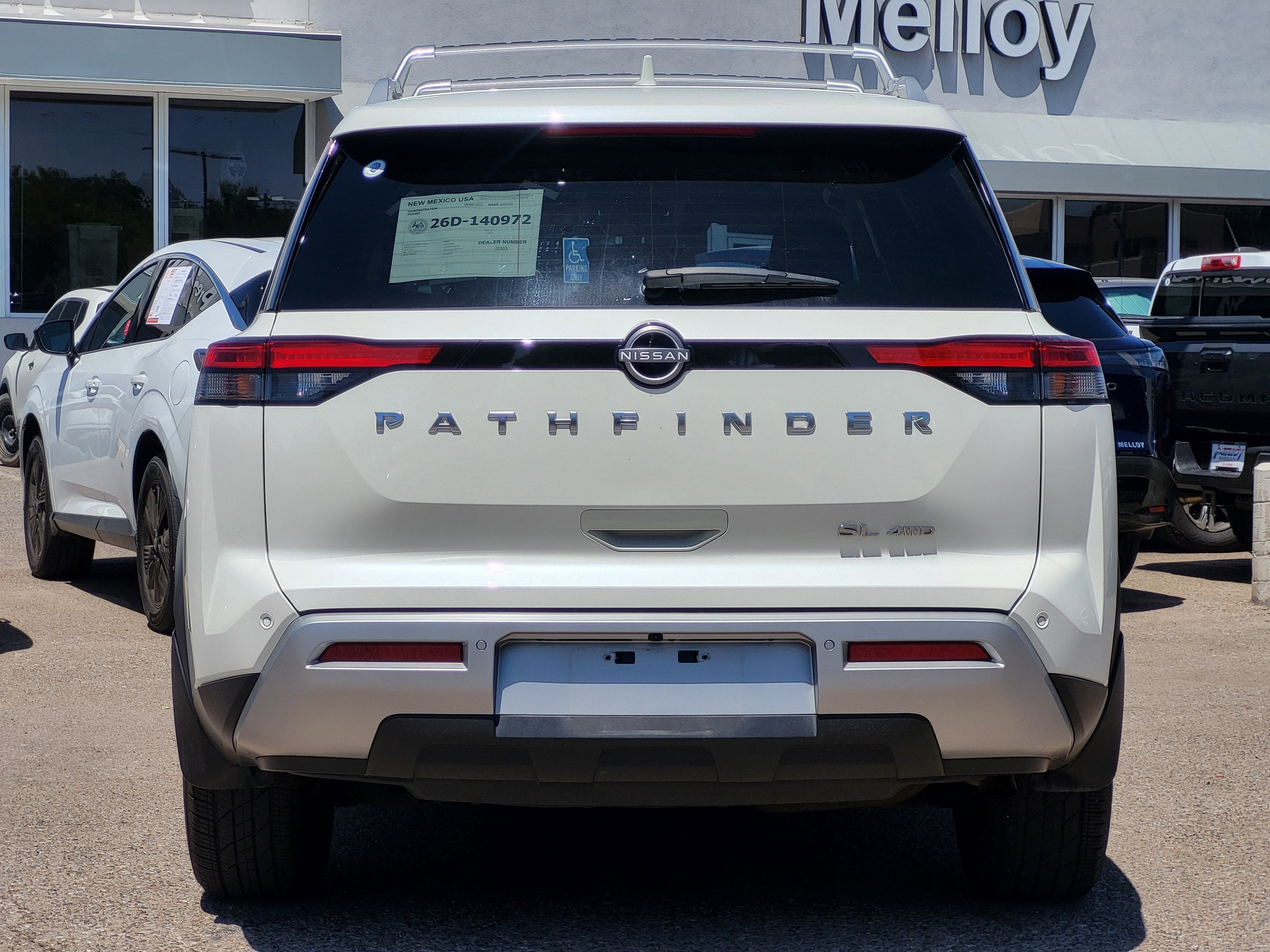 2023 Nissan Pathfinder SL