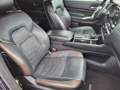 2023 Nissan Pathfinder Platinum