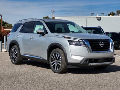 2025 Nissan Pathfinder Platinum 4WD