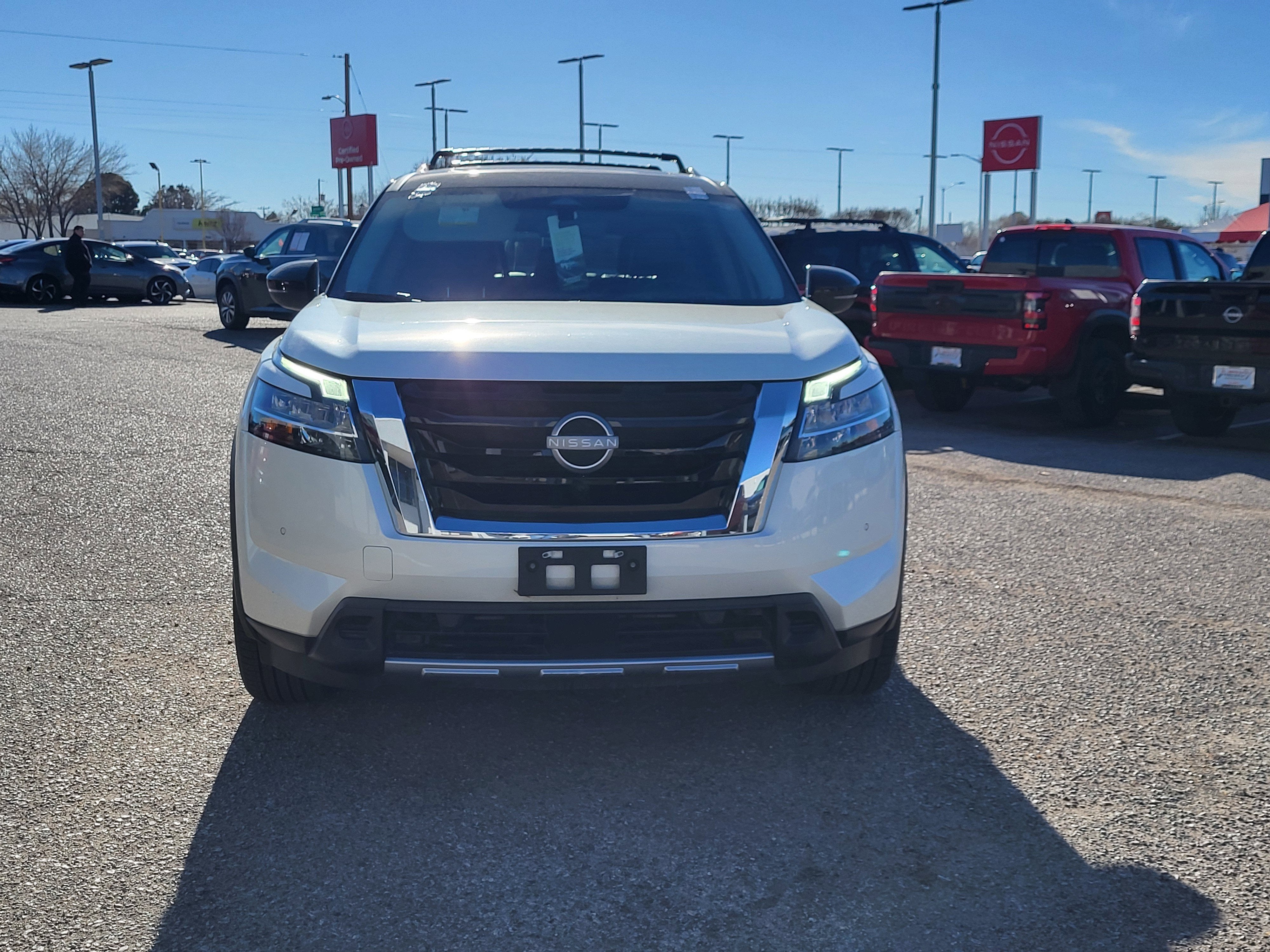 2023 Nissan Pathfinder Platinum