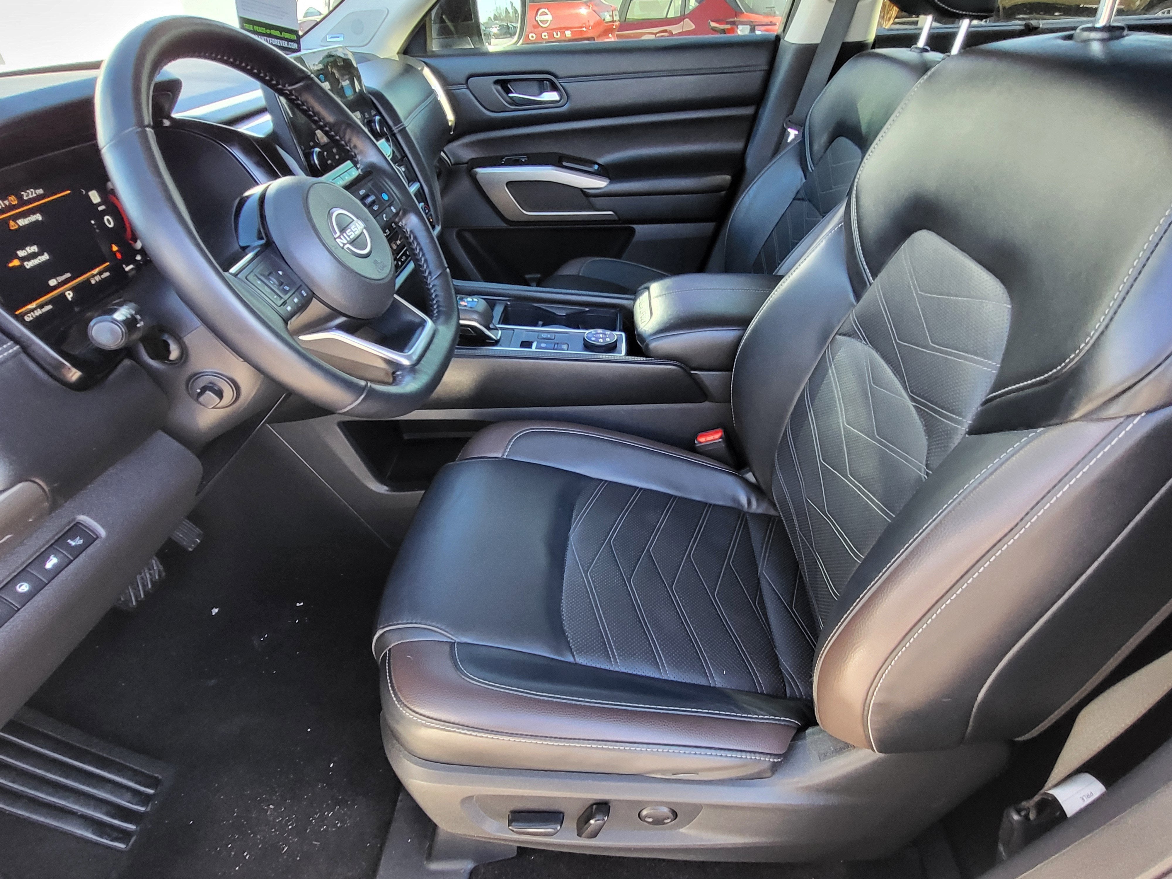 2023 Nissan Pathfinder Platinum