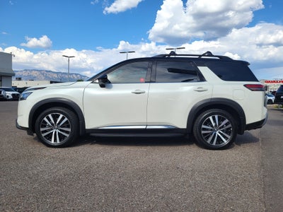 2024 Nissan Pathfinder Platinum