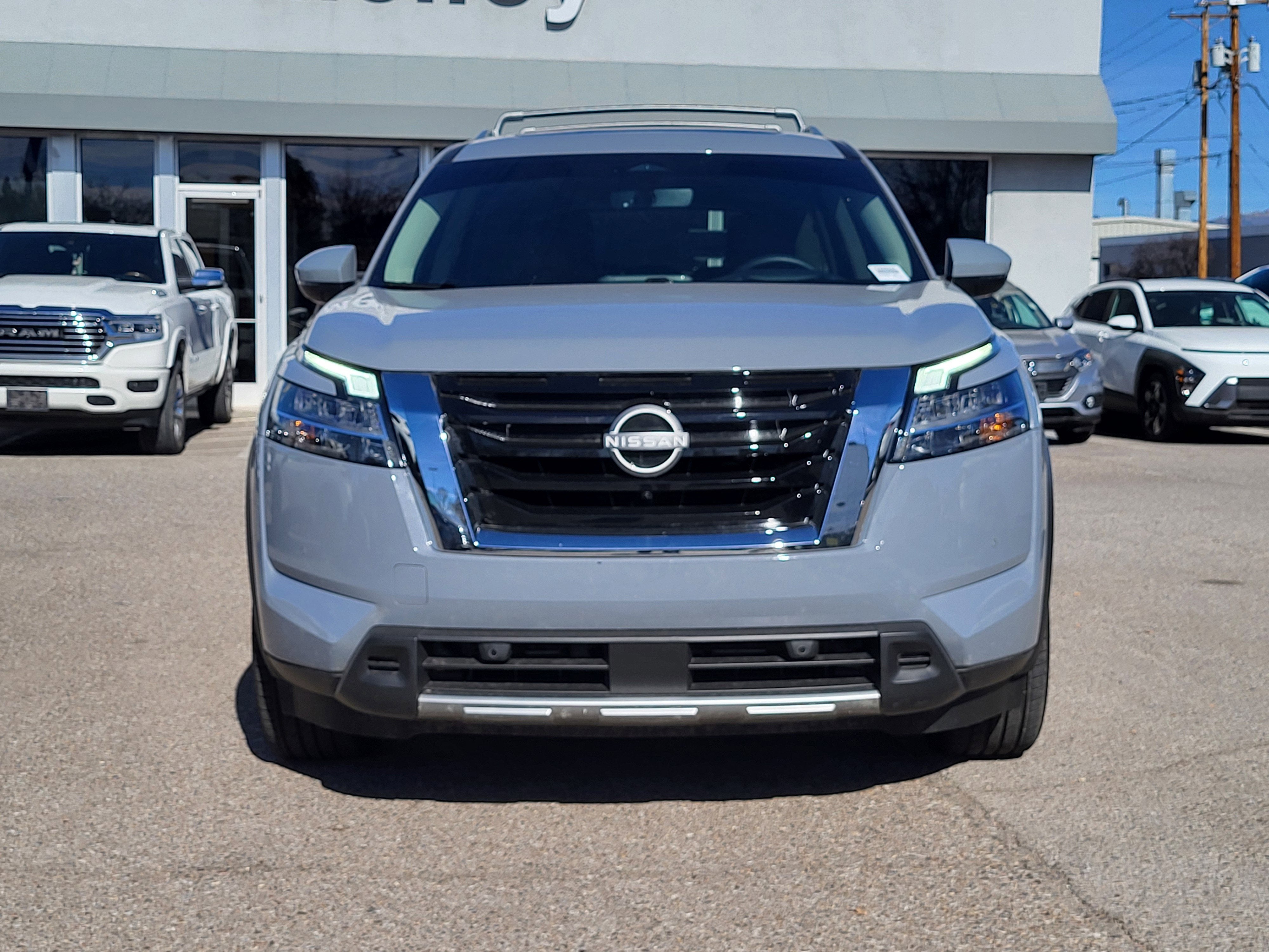 2024 Nissan Pathfinder Platinum