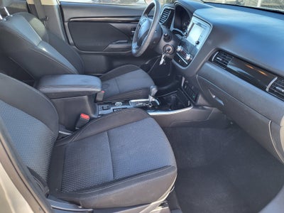 2020 Mitsubishi Outlander ES