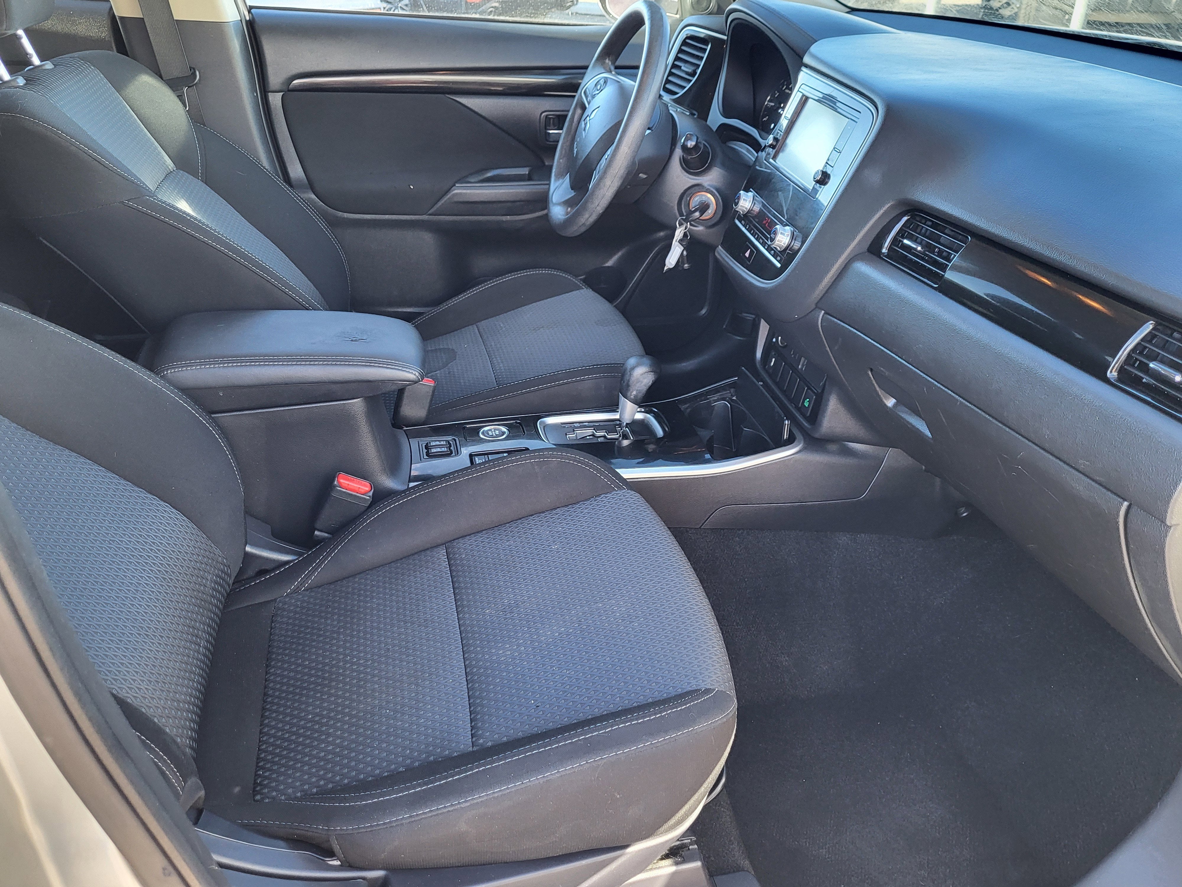 2020 Mitsubishi Outlander ES