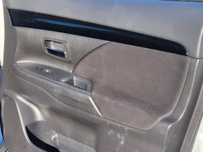 2020 Mitsubishi Outlander ES