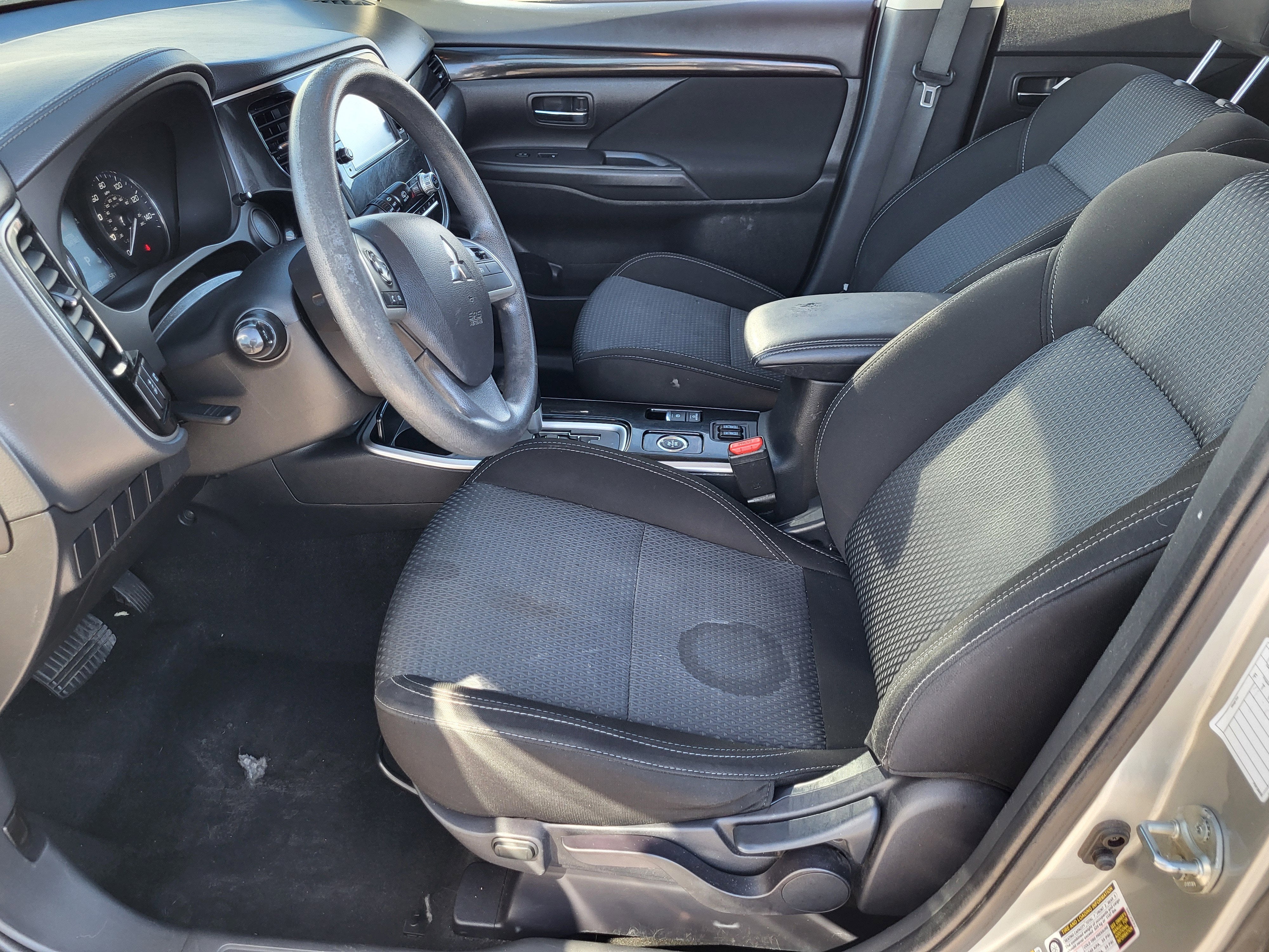 2020 Mitsubishi Outlander ES