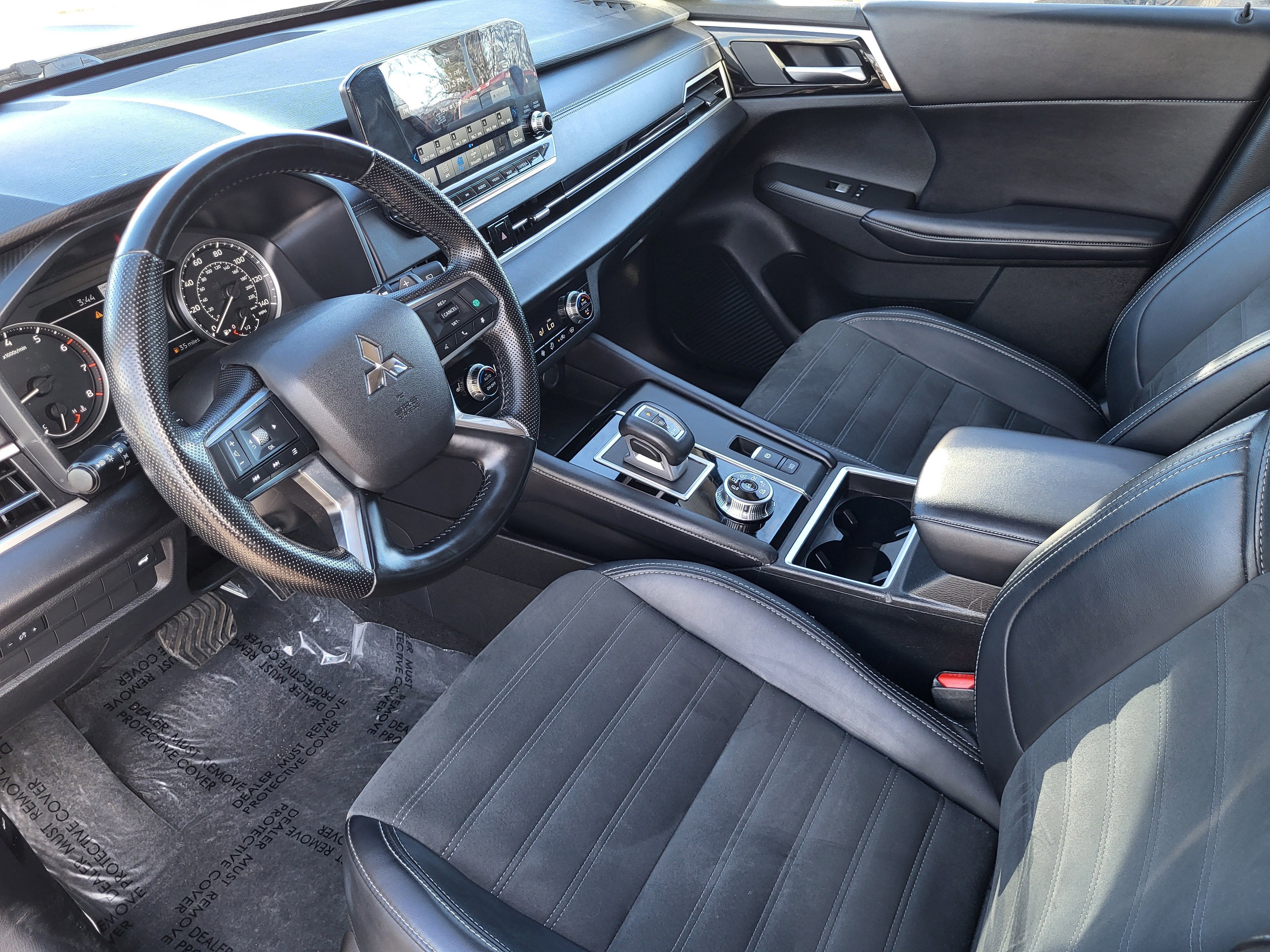 2024 Mitsubishi Outlander SE