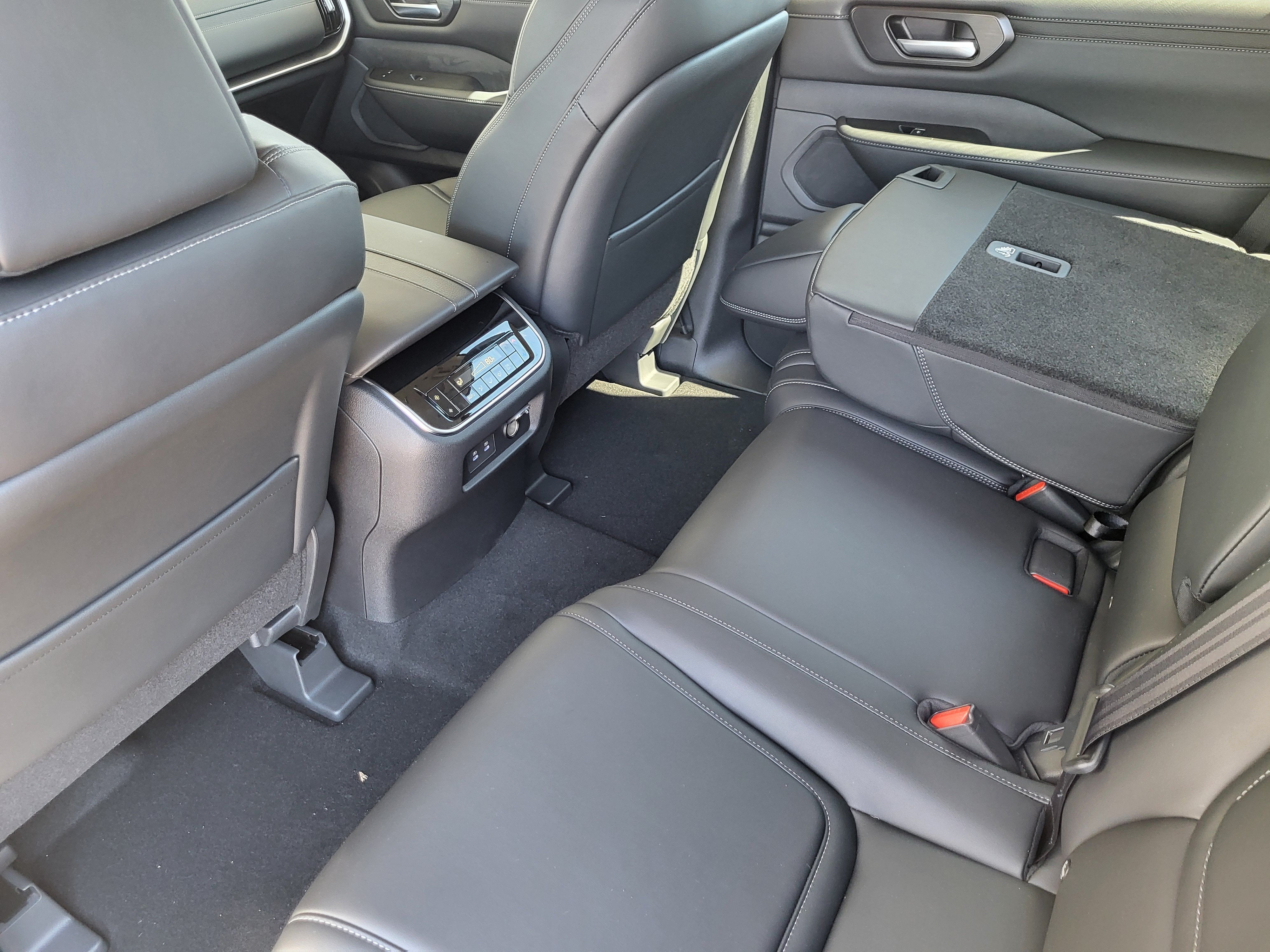 2026 Nissan Armada 4x4 SV