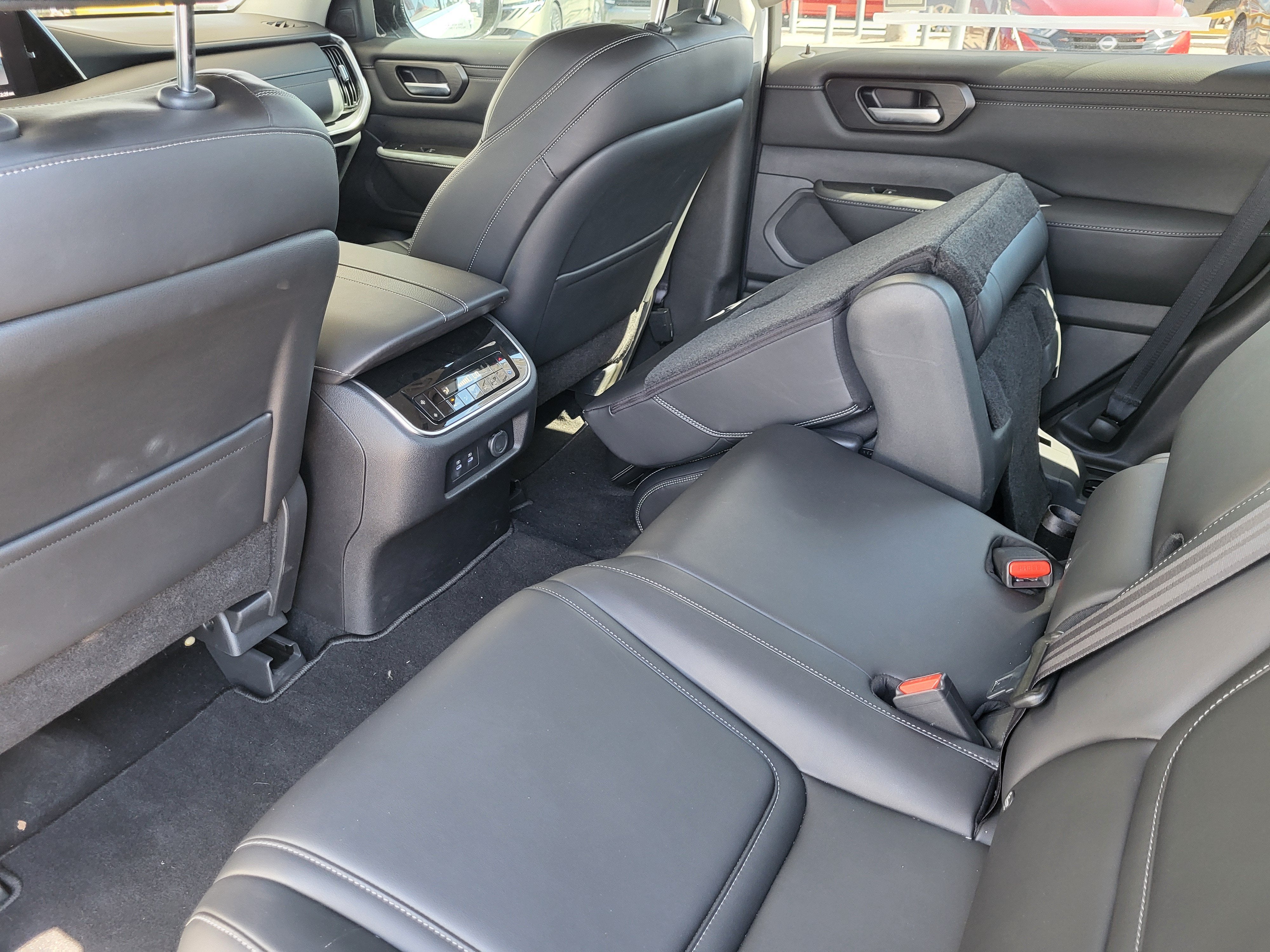 2026 Nissan Armada 4x4 SV *Ltd Avail*