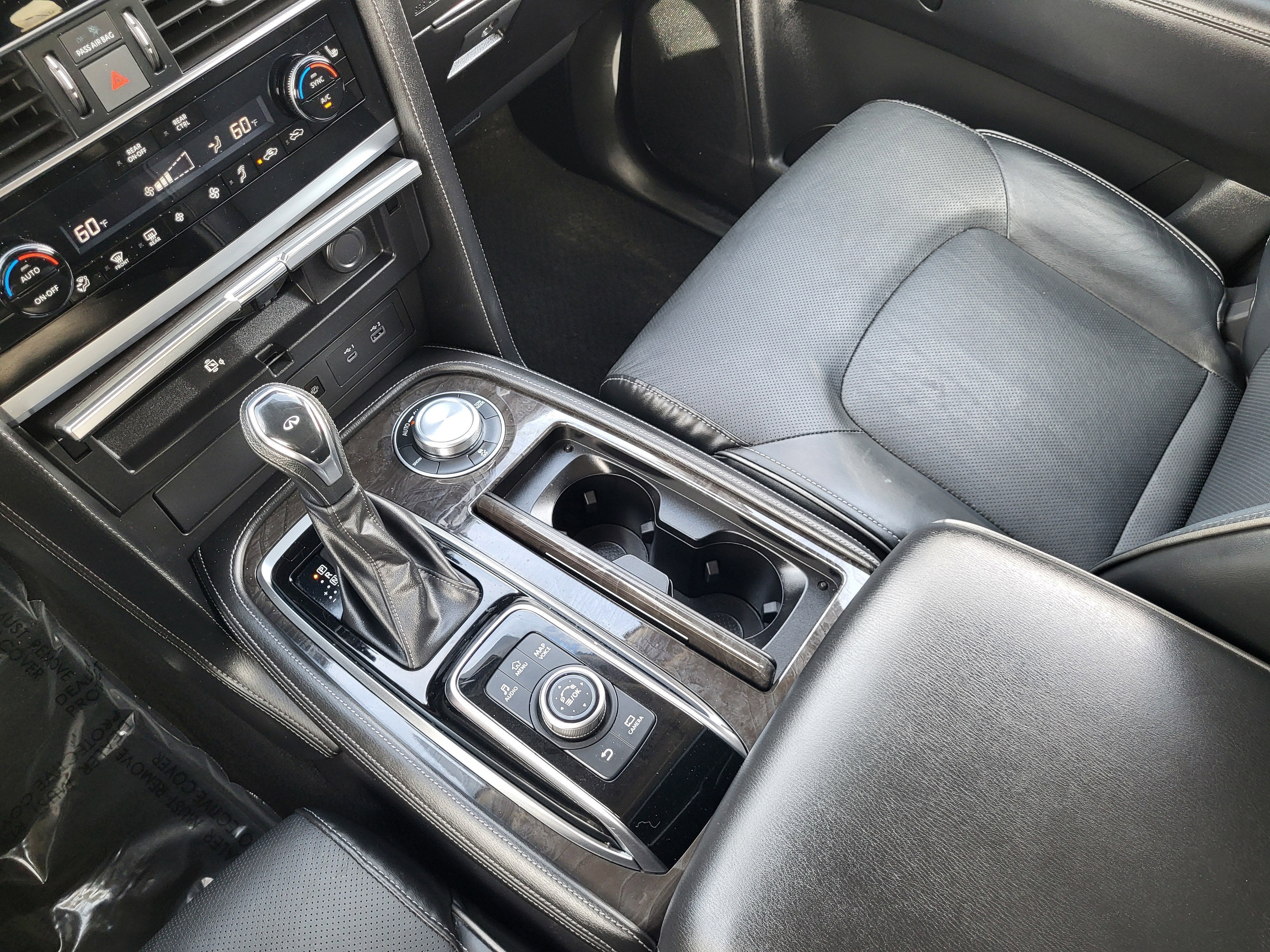 2024 INFINITI QX80 LUXE