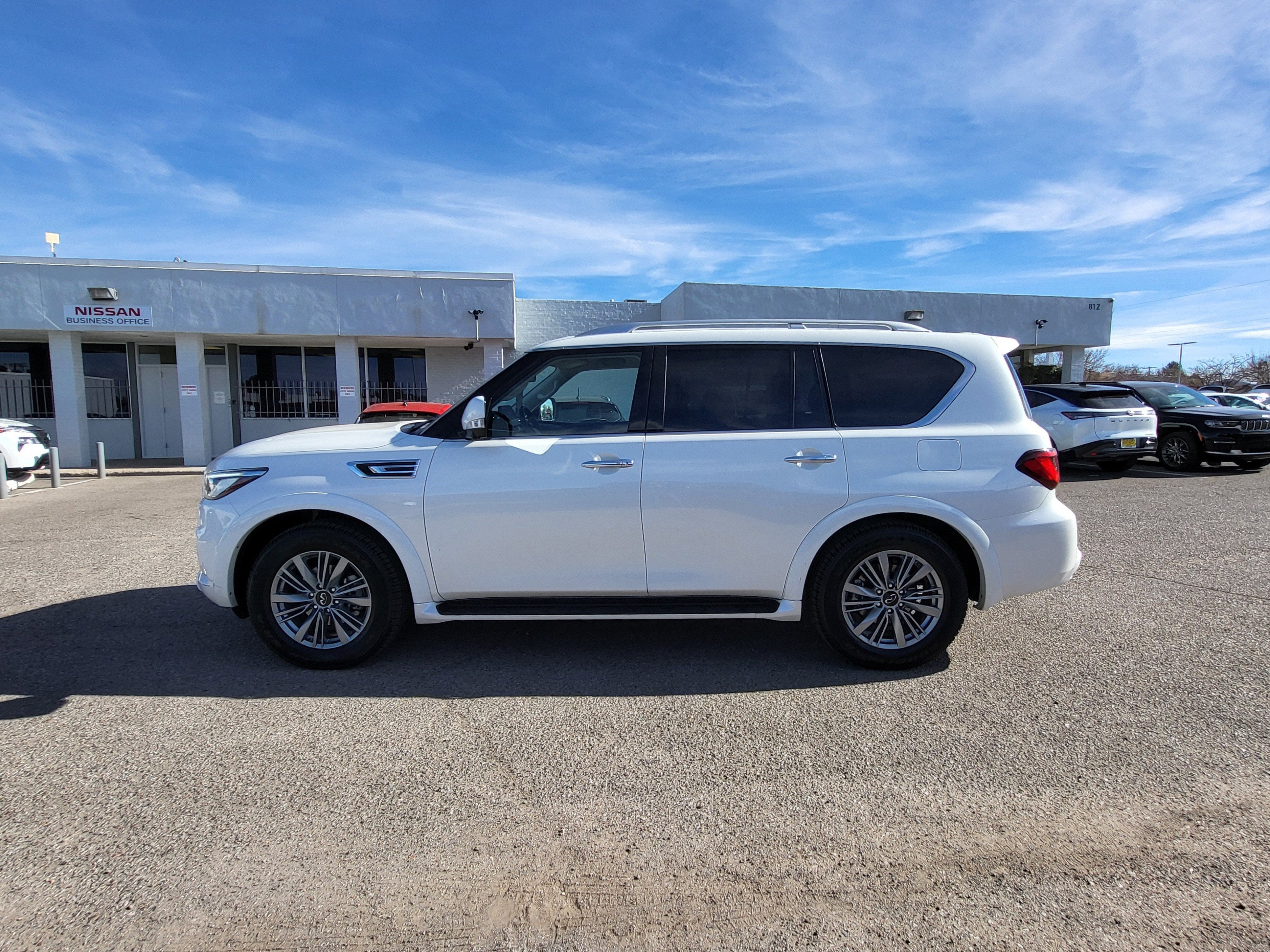 2024 INFINITI QX80 LUXE