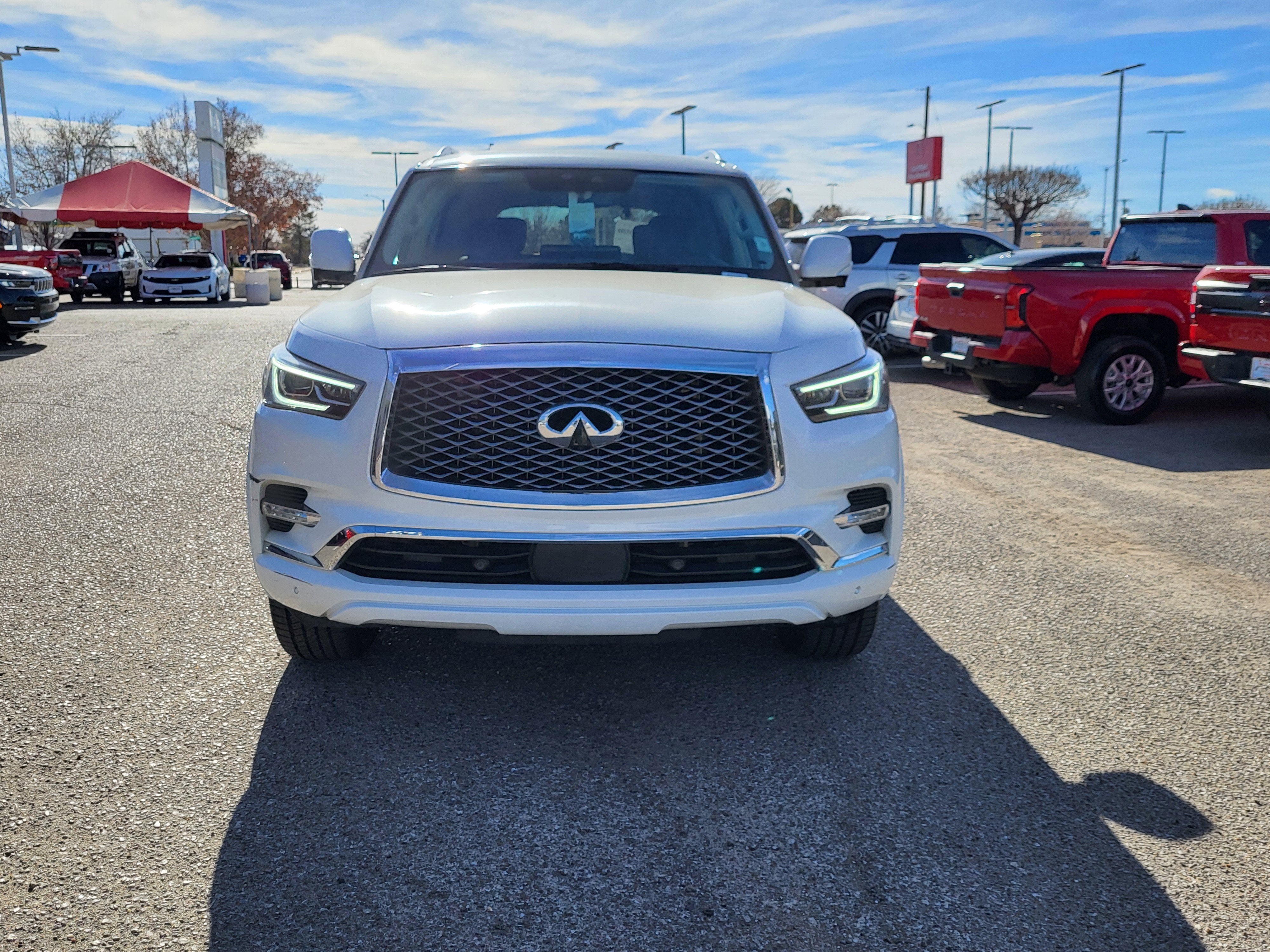 2024 INFINITI QX80 LUXE