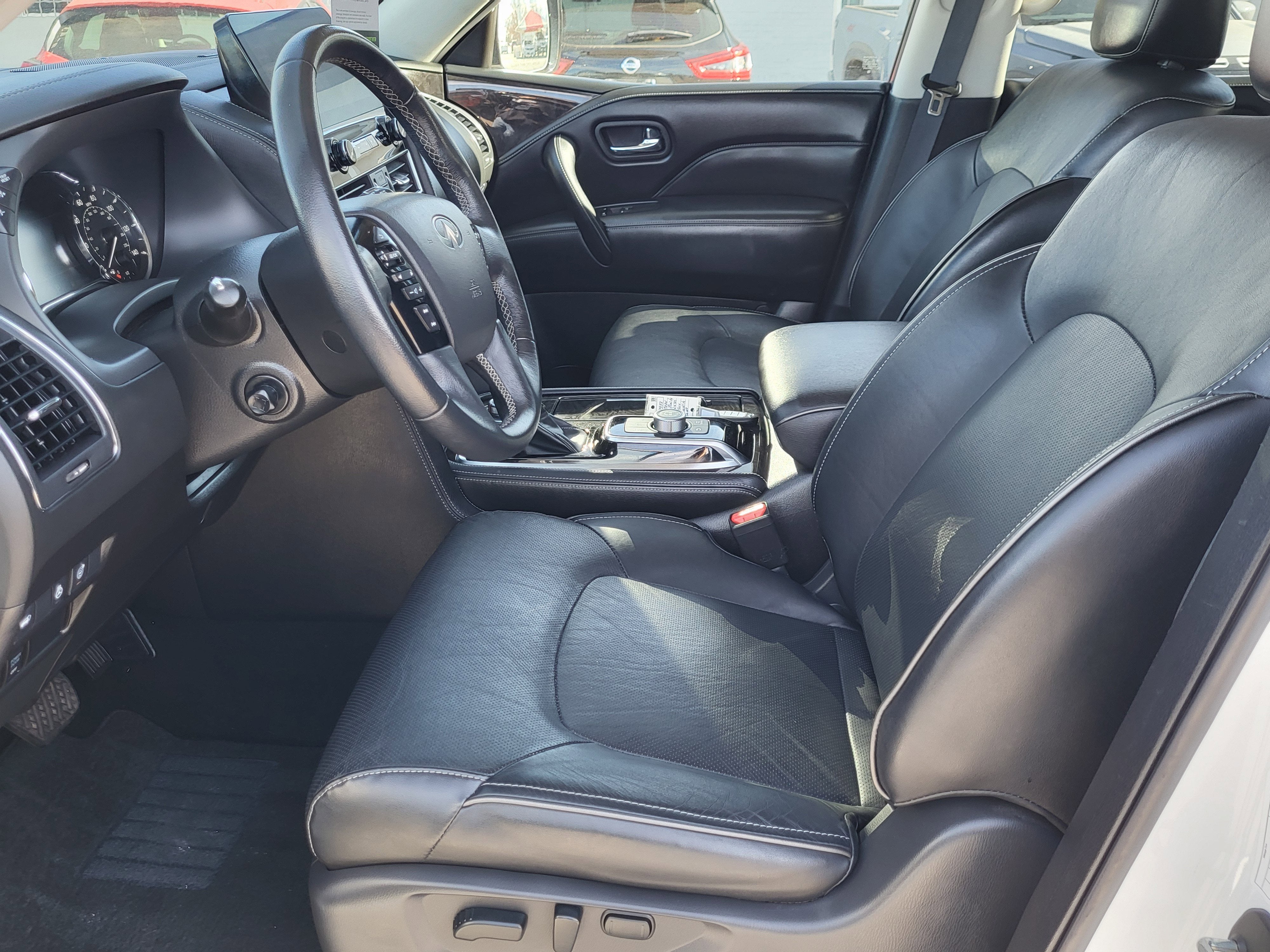 2024 INFINITI QX80 LUXE