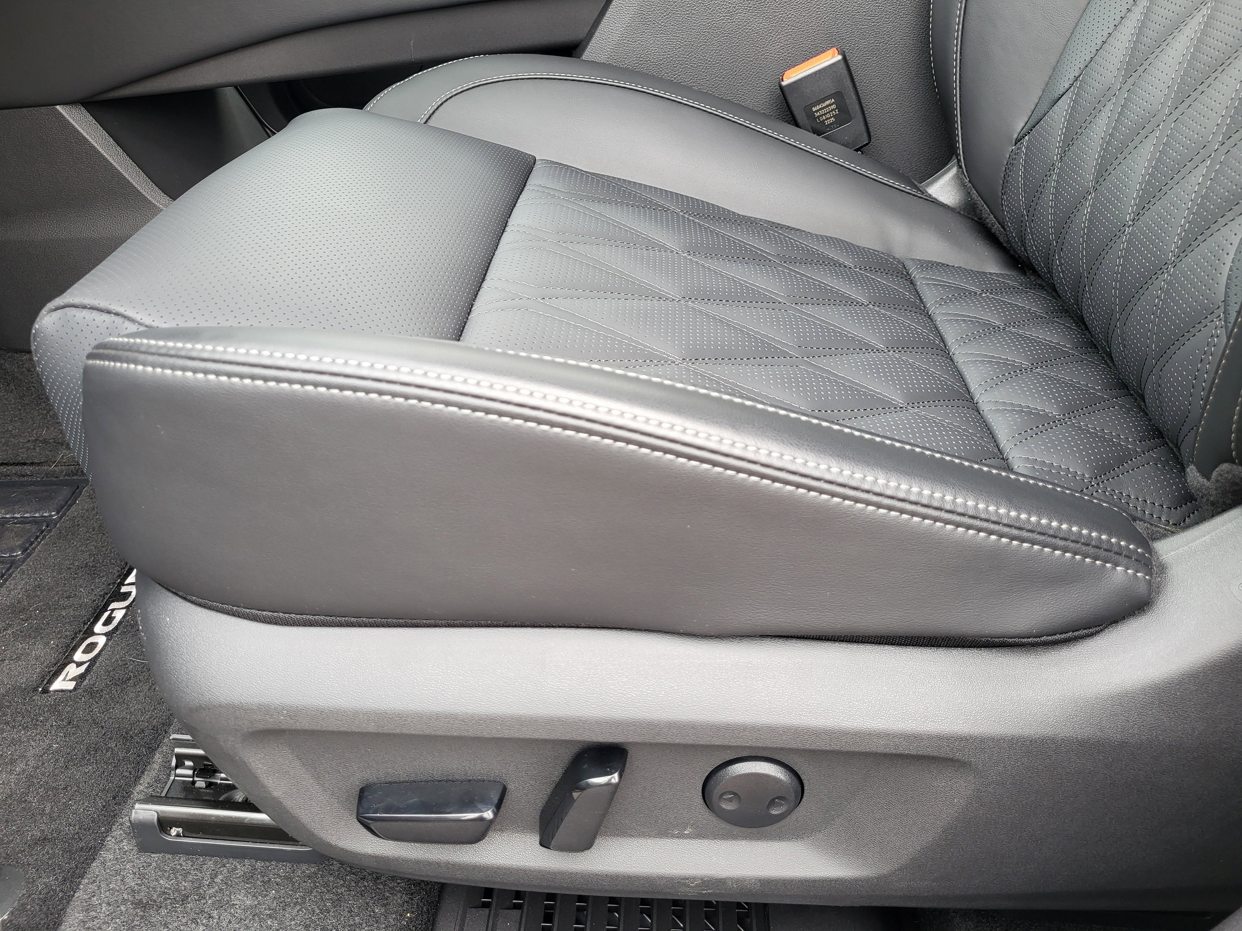 2026 Nissan Rogue AWD Platinum *Ltd Avail*